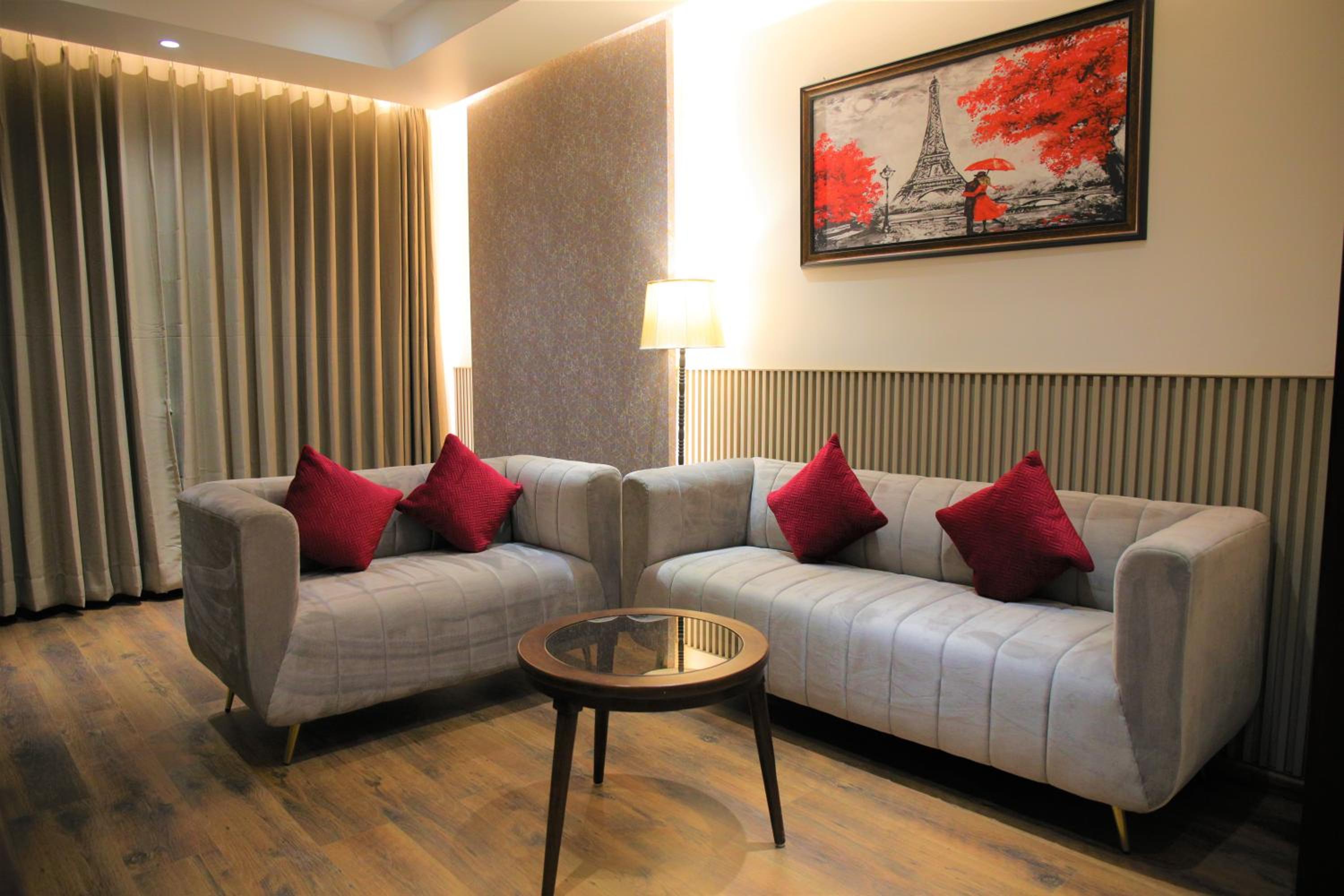 Suite - Photo 6