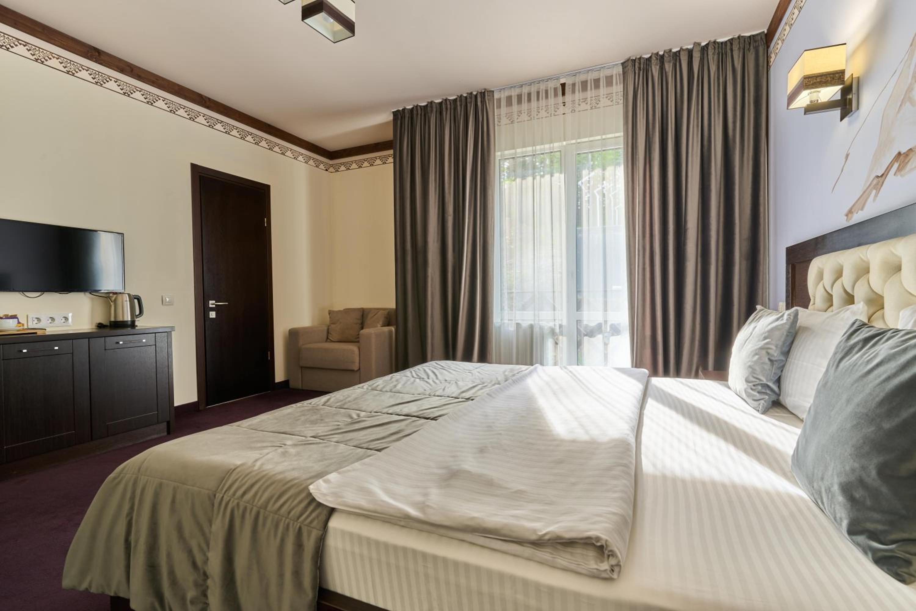 Junior Suite with Balcony photo 2