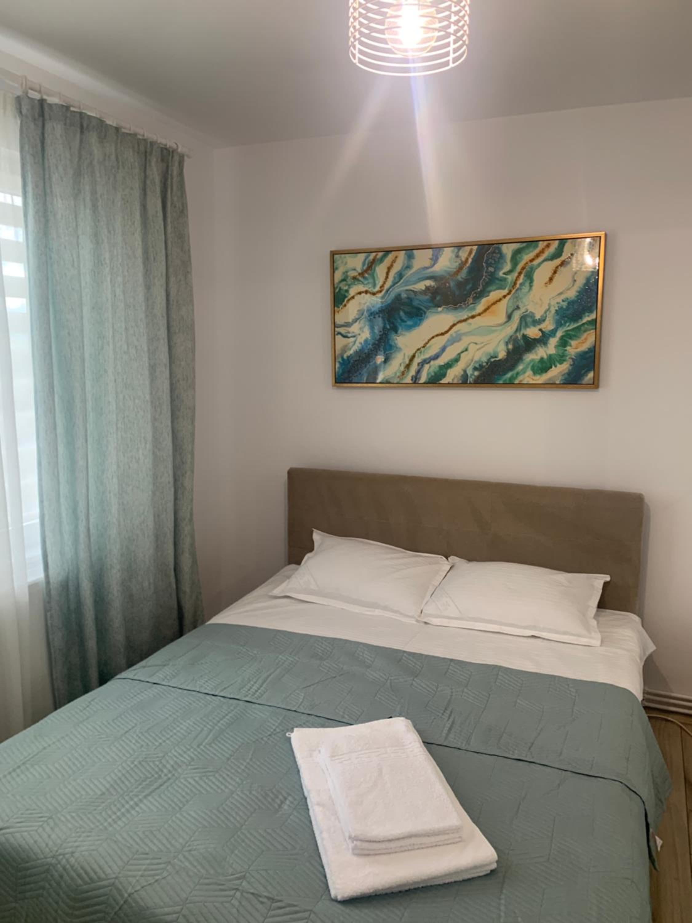 One-Bedroom Apartment photo 1