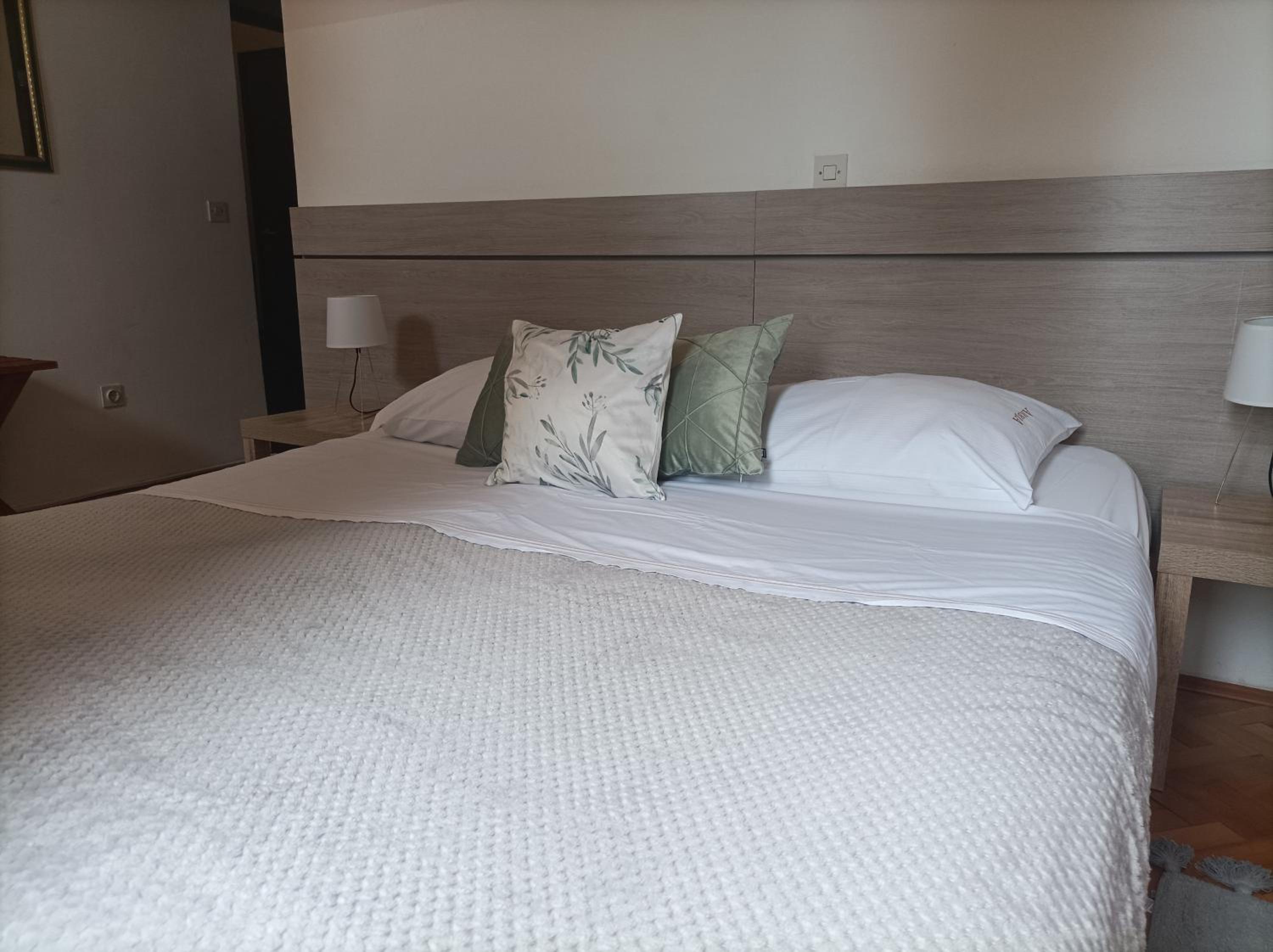 Double or Twin Room - Photo 14