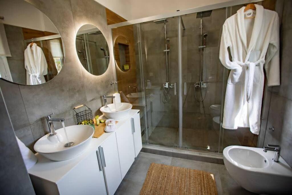 Villa photo 3