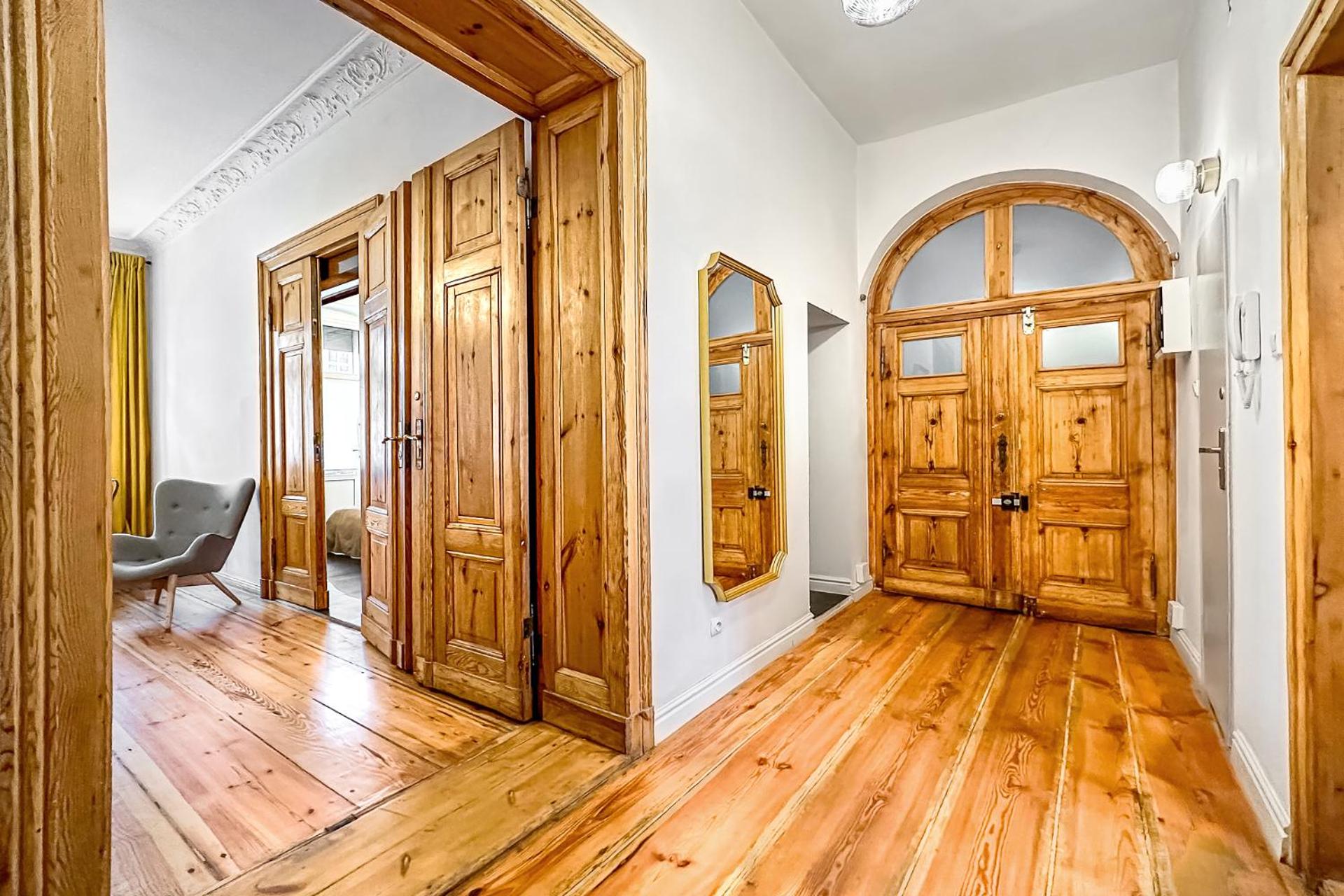 Premium Four-Bedroom Apartment with 2 Bathrooms and Living Room  - Photo 3