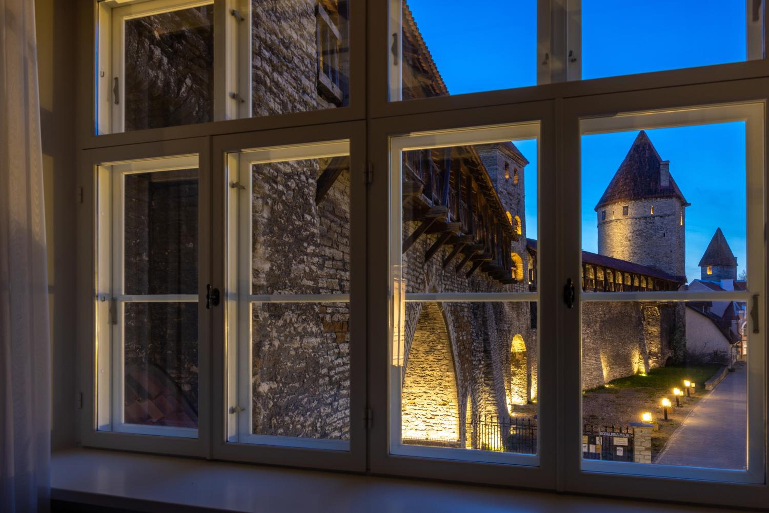Medieval Studio Suite with Spa Access photo 3