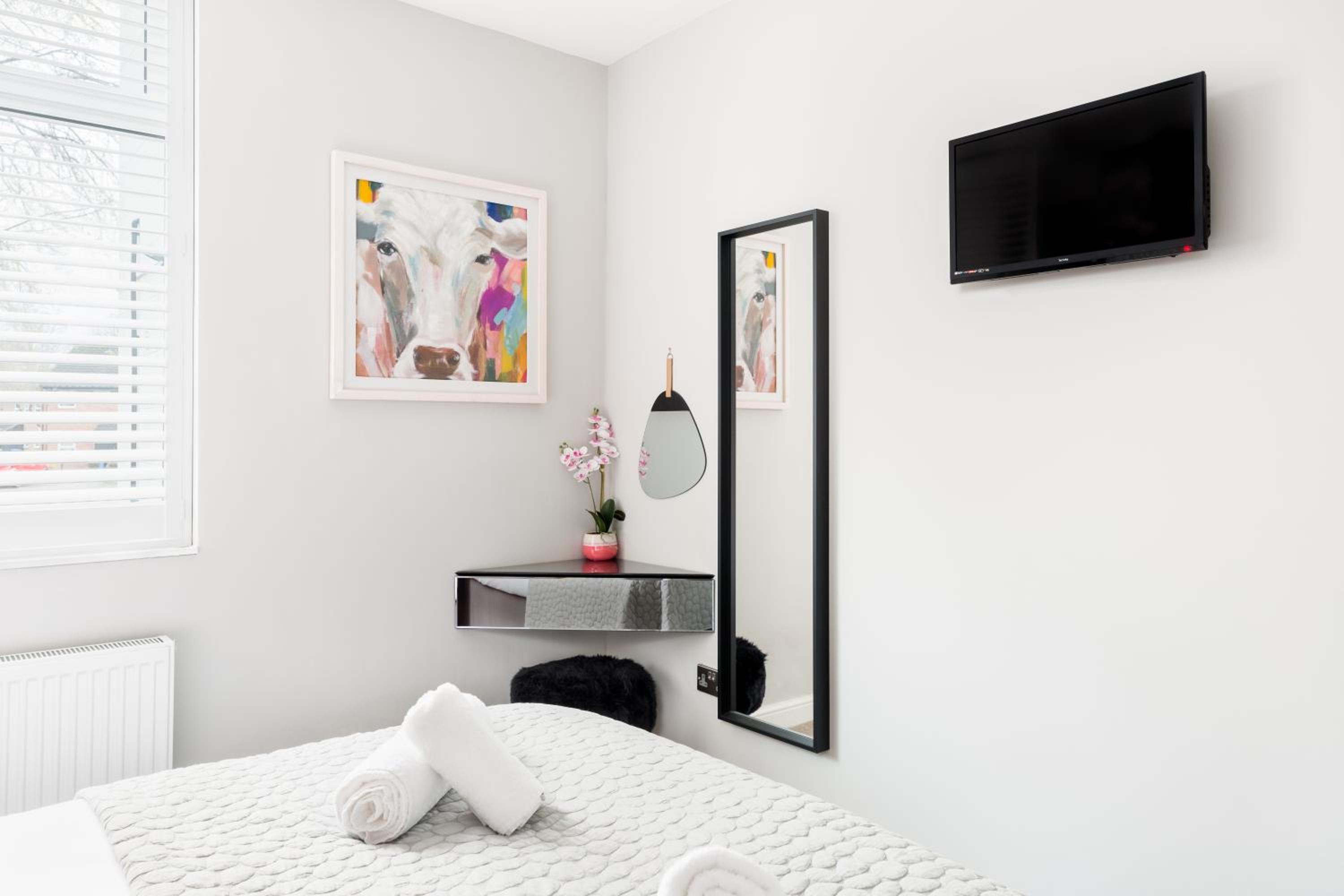 Apartment - Ground Floor photo 2