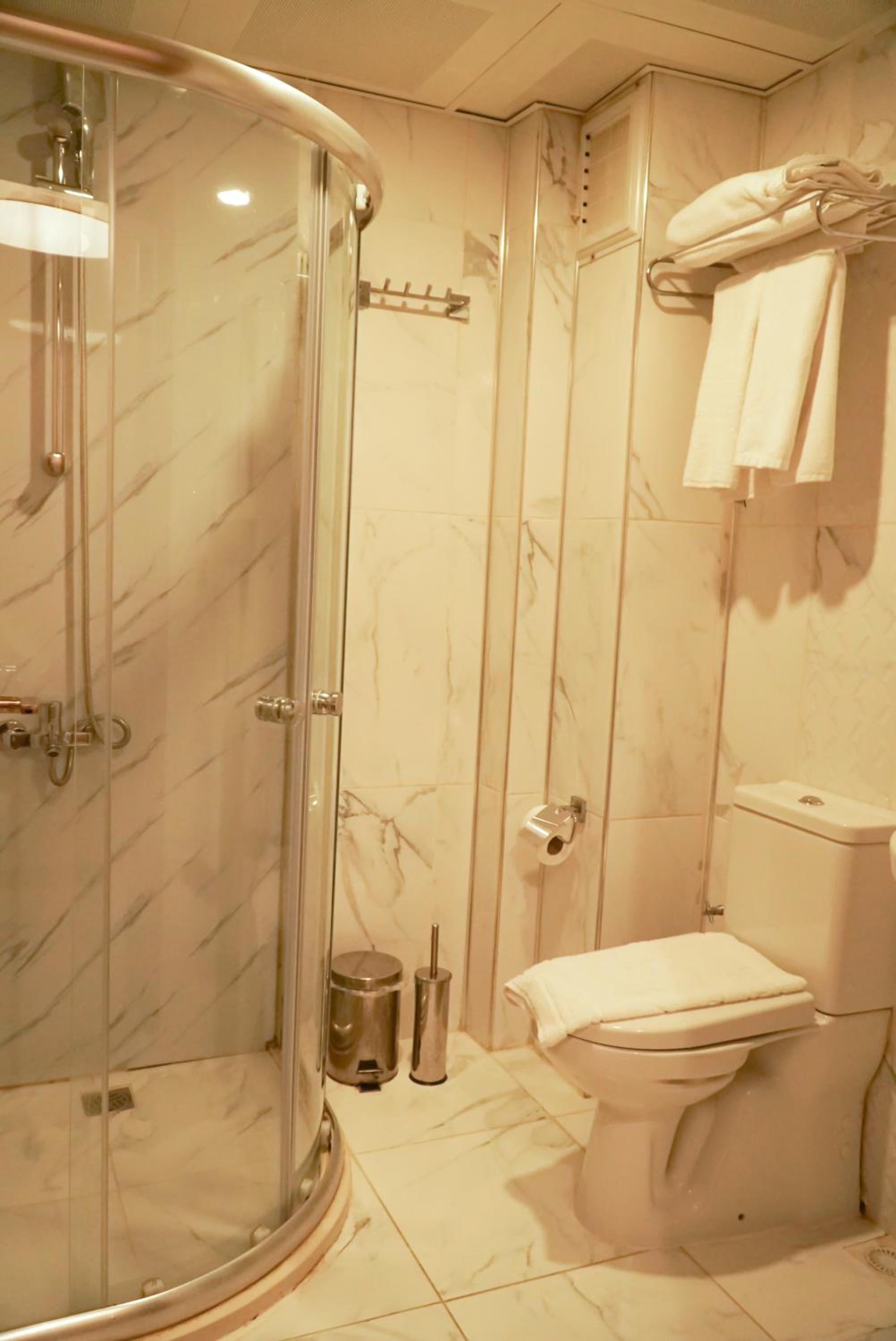 Standard Double Room - Photo 5