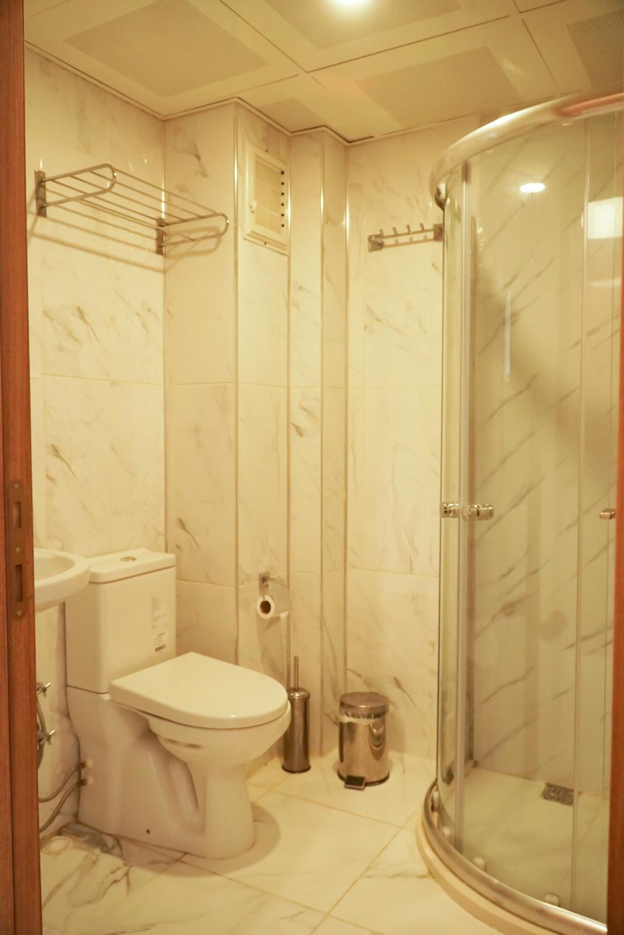 Quadruple Room - Photo 7