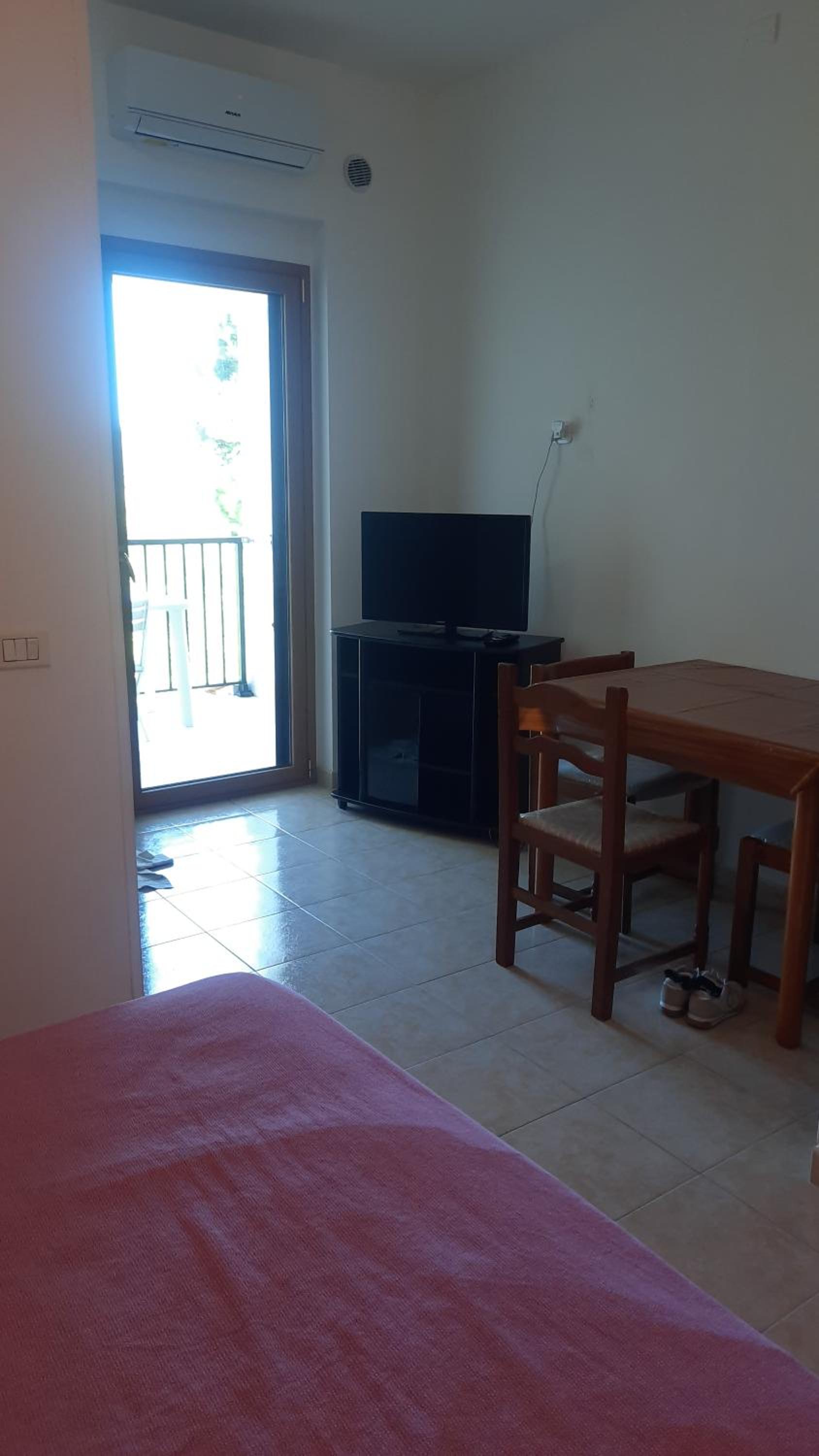 One-Bedroom Apartment with Sea View (2 Adults + 1 Child)