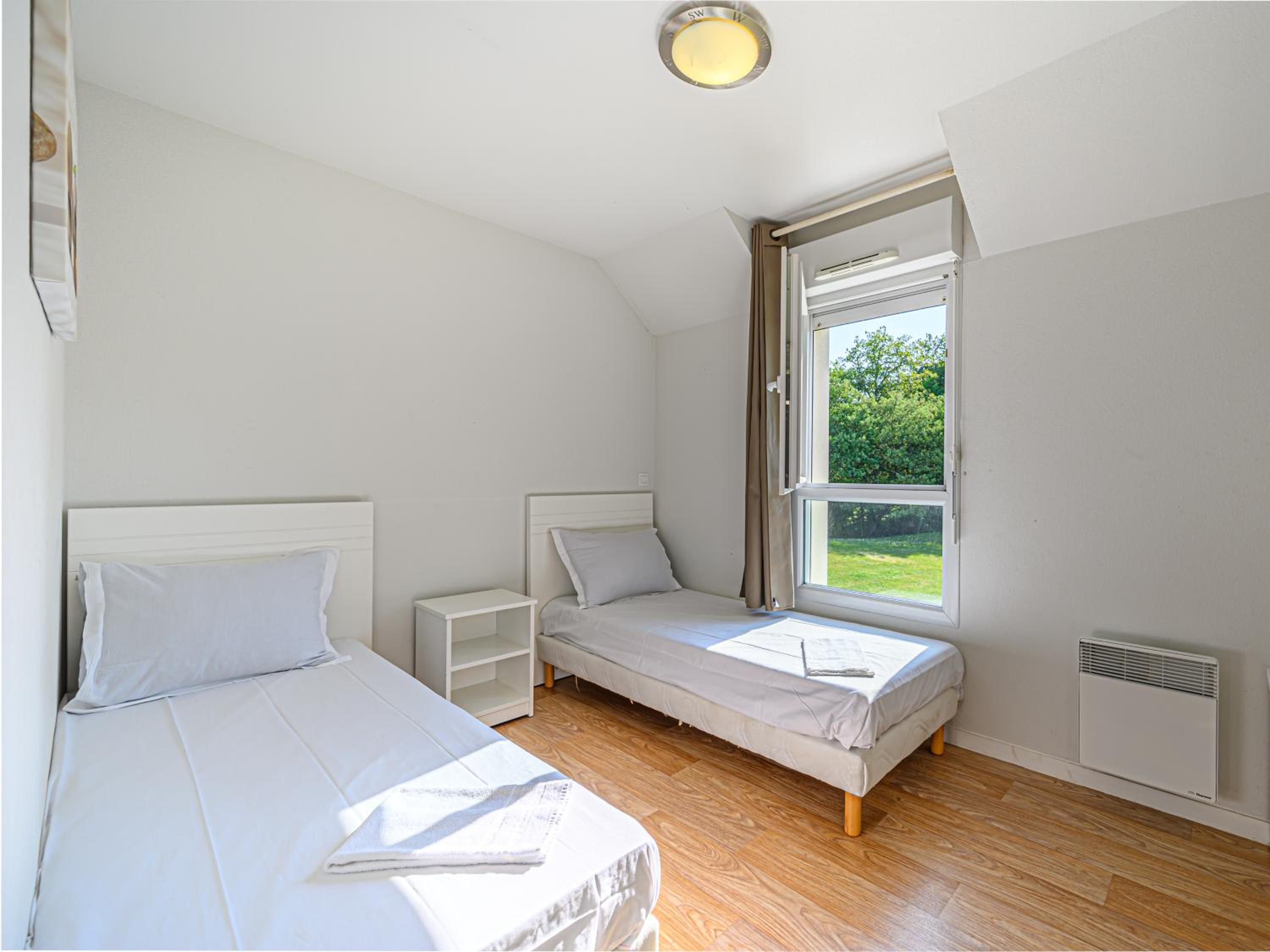 Two-Bedroom House - Photo 4