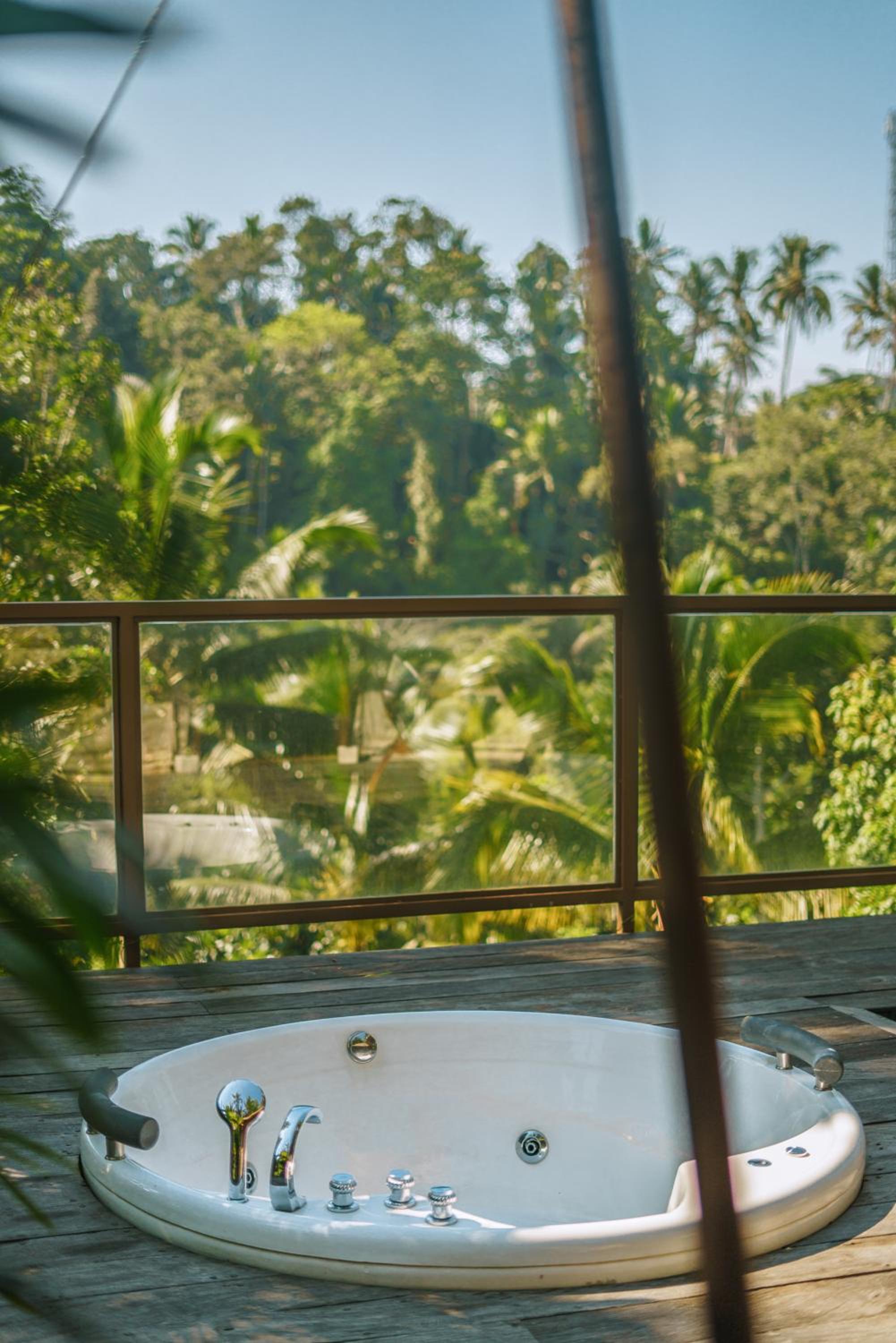 Jungle Jacuzzi Lodge - Adults Only - Photo 2