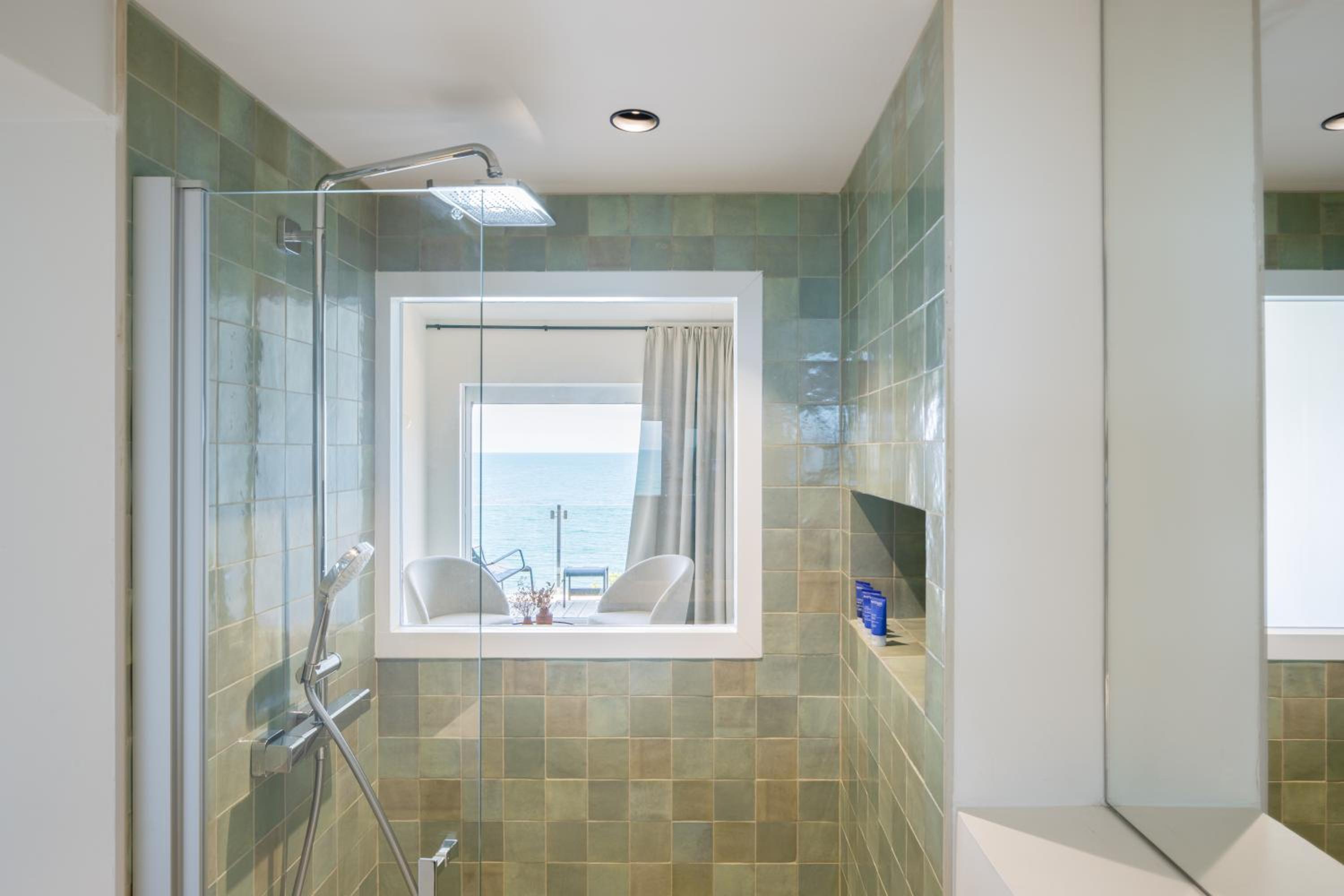 Superior Room with Balcony and Sea View - Photo 3