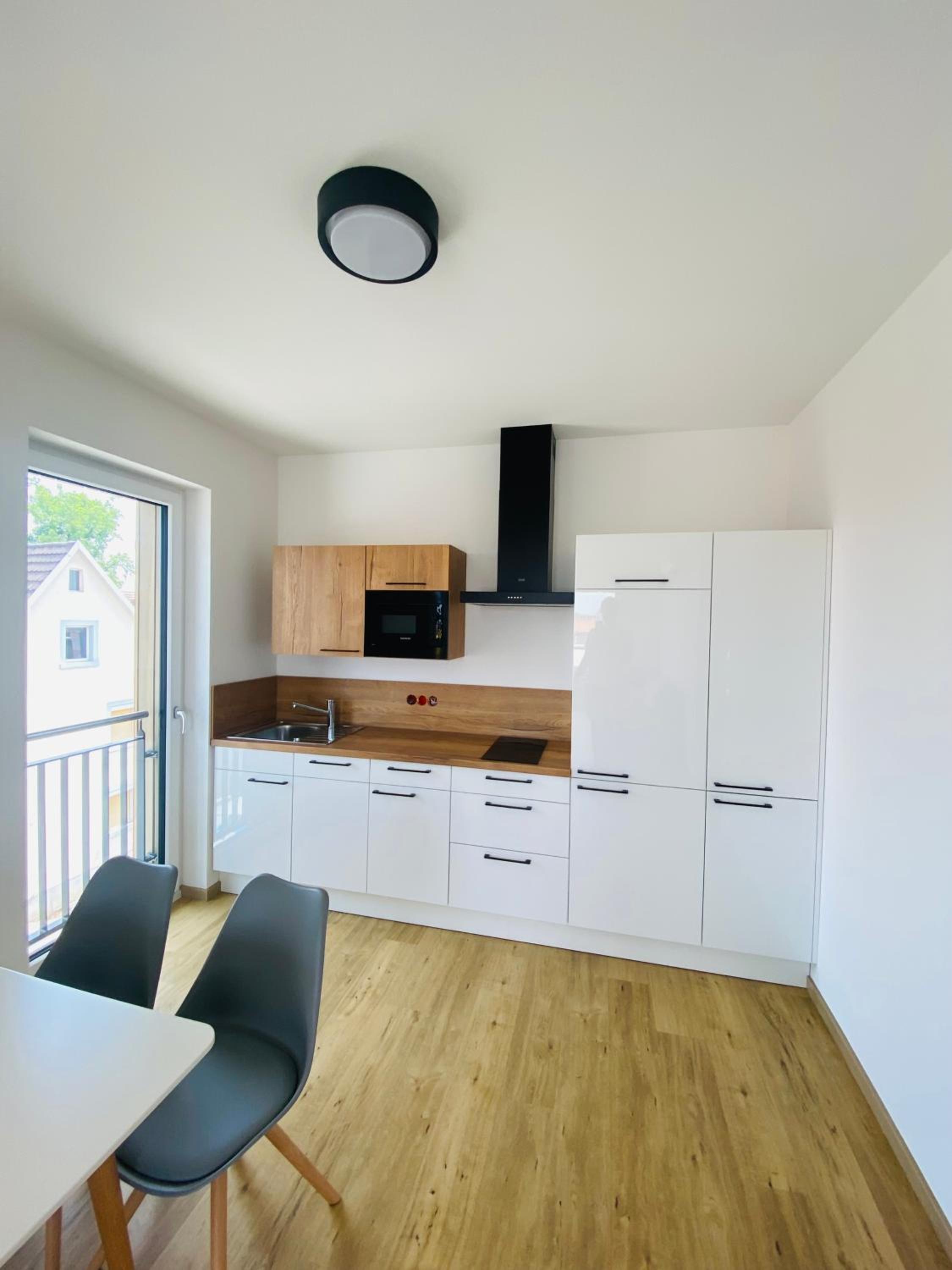 Apartment with Balcony - Photo 10