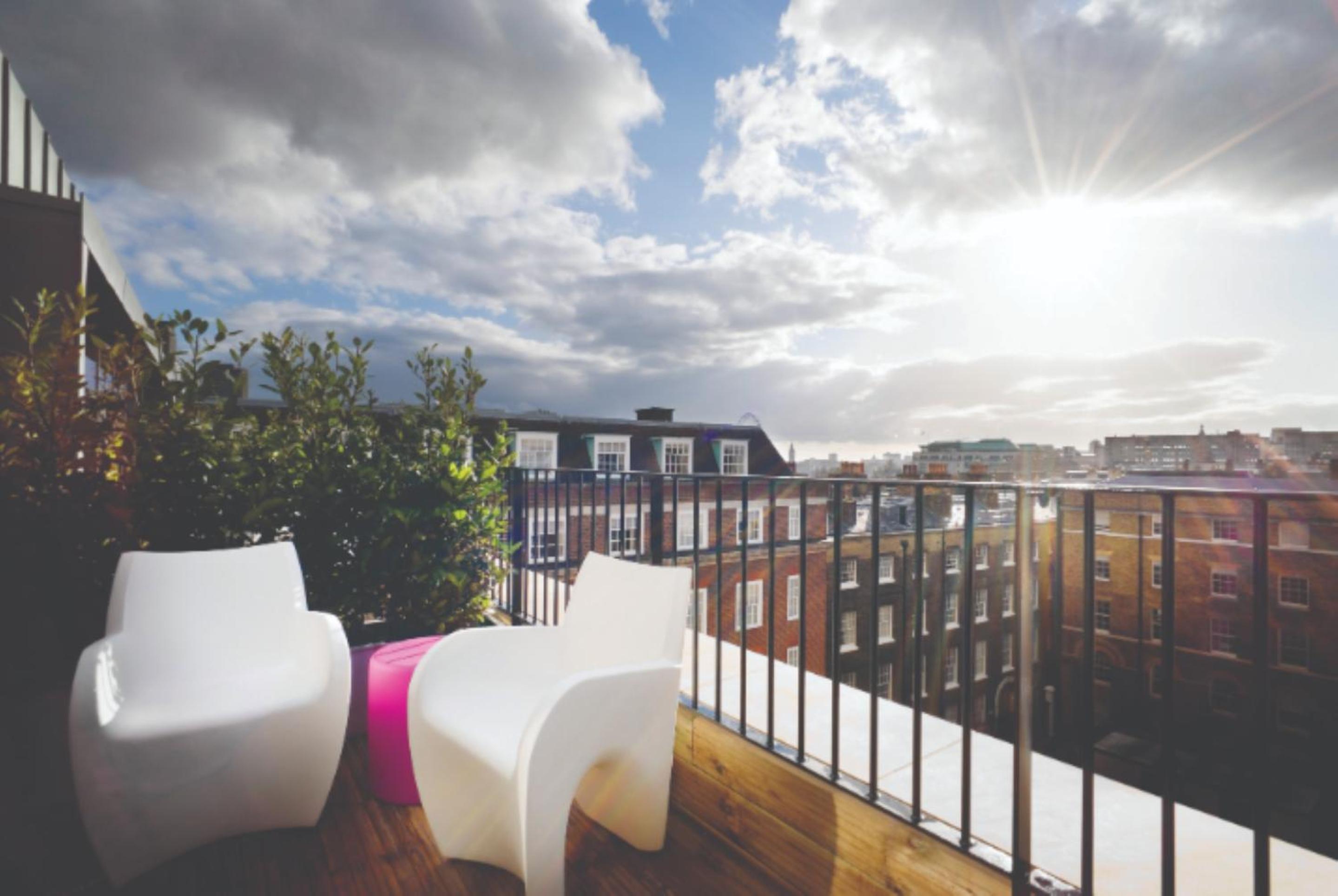 Deluxe King Room with Balcony
