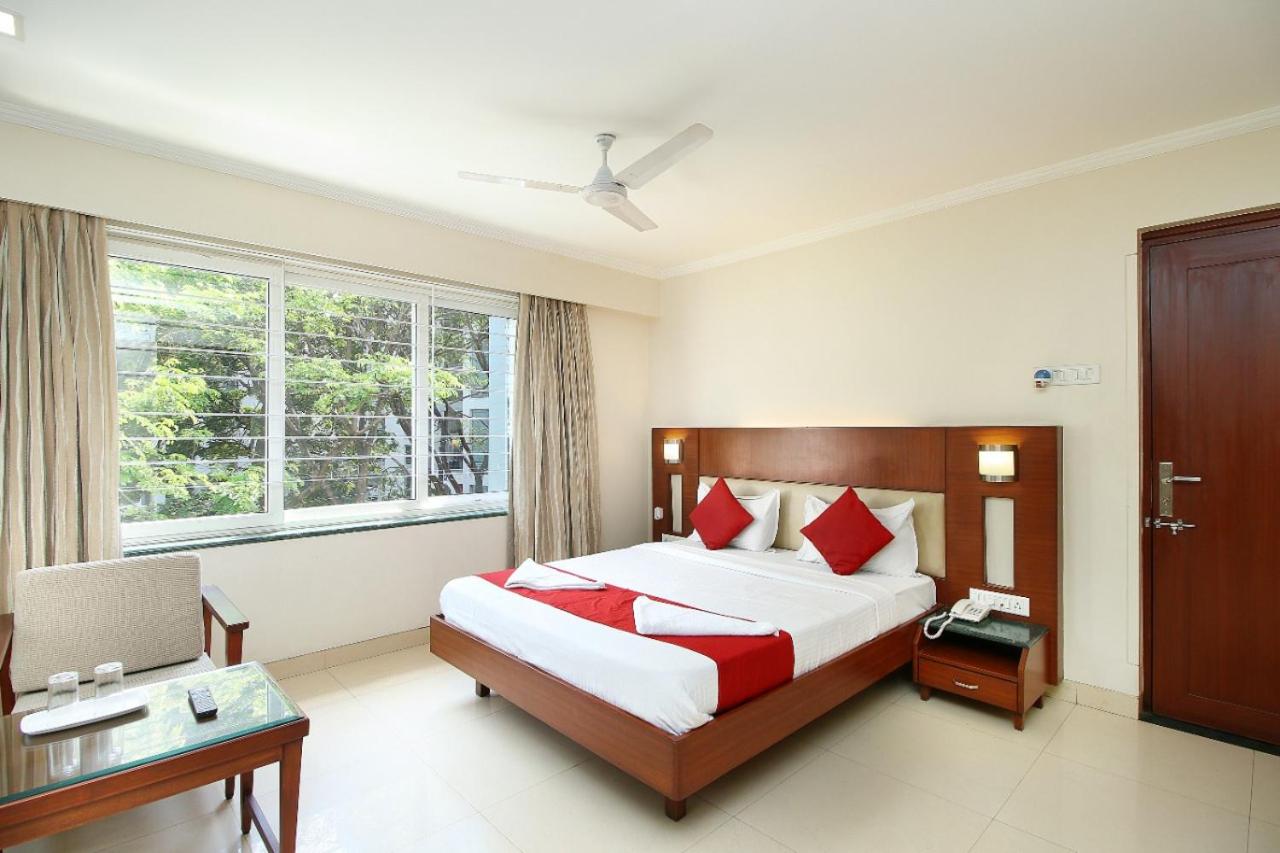 Deluxe Room King Bed - Photo 2