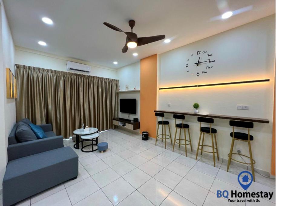 Three-Bedroom Apartment photo 1