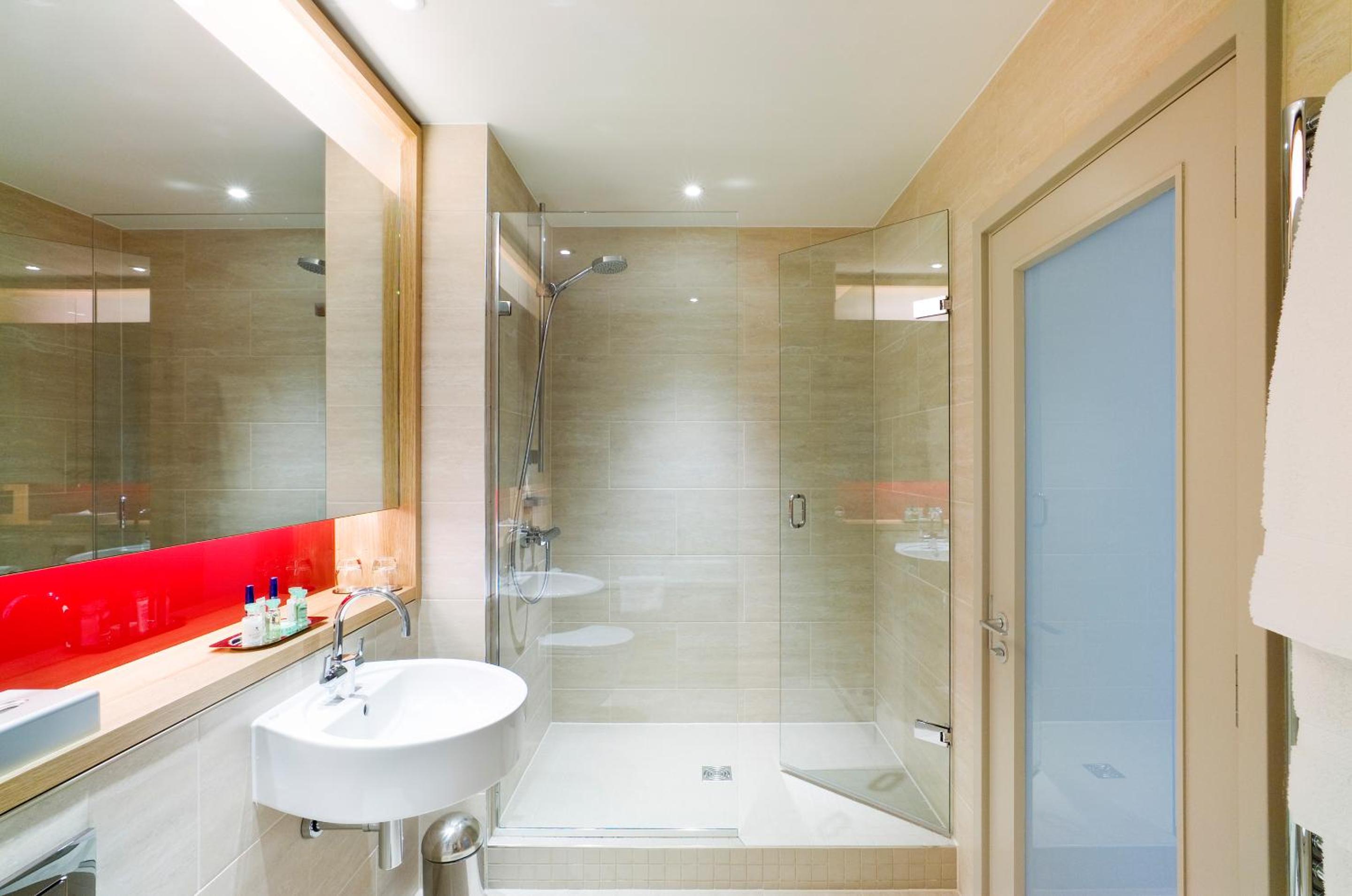 Junior Suite with Club Lounge Access