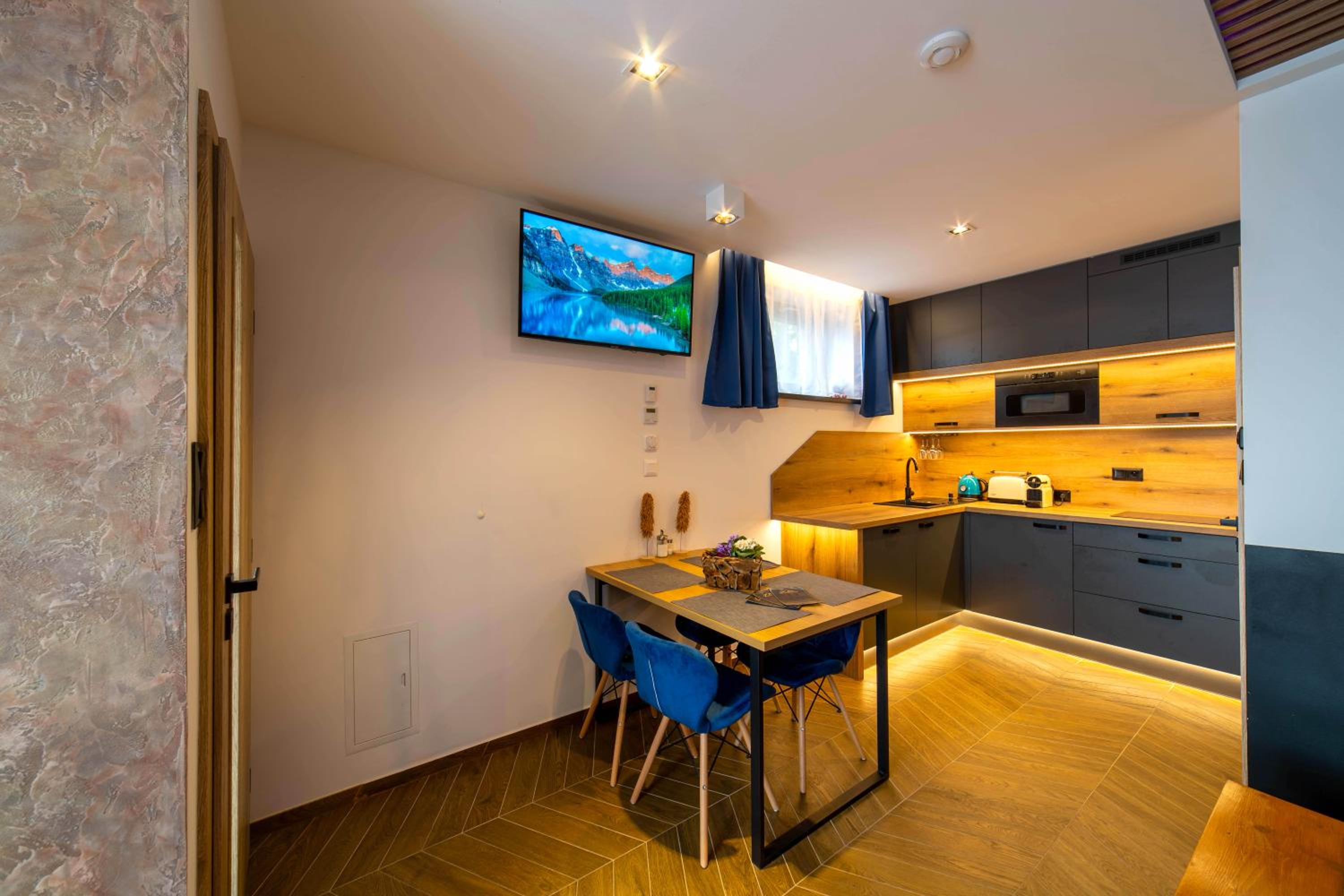 Deluxe Apartment - Photo 2