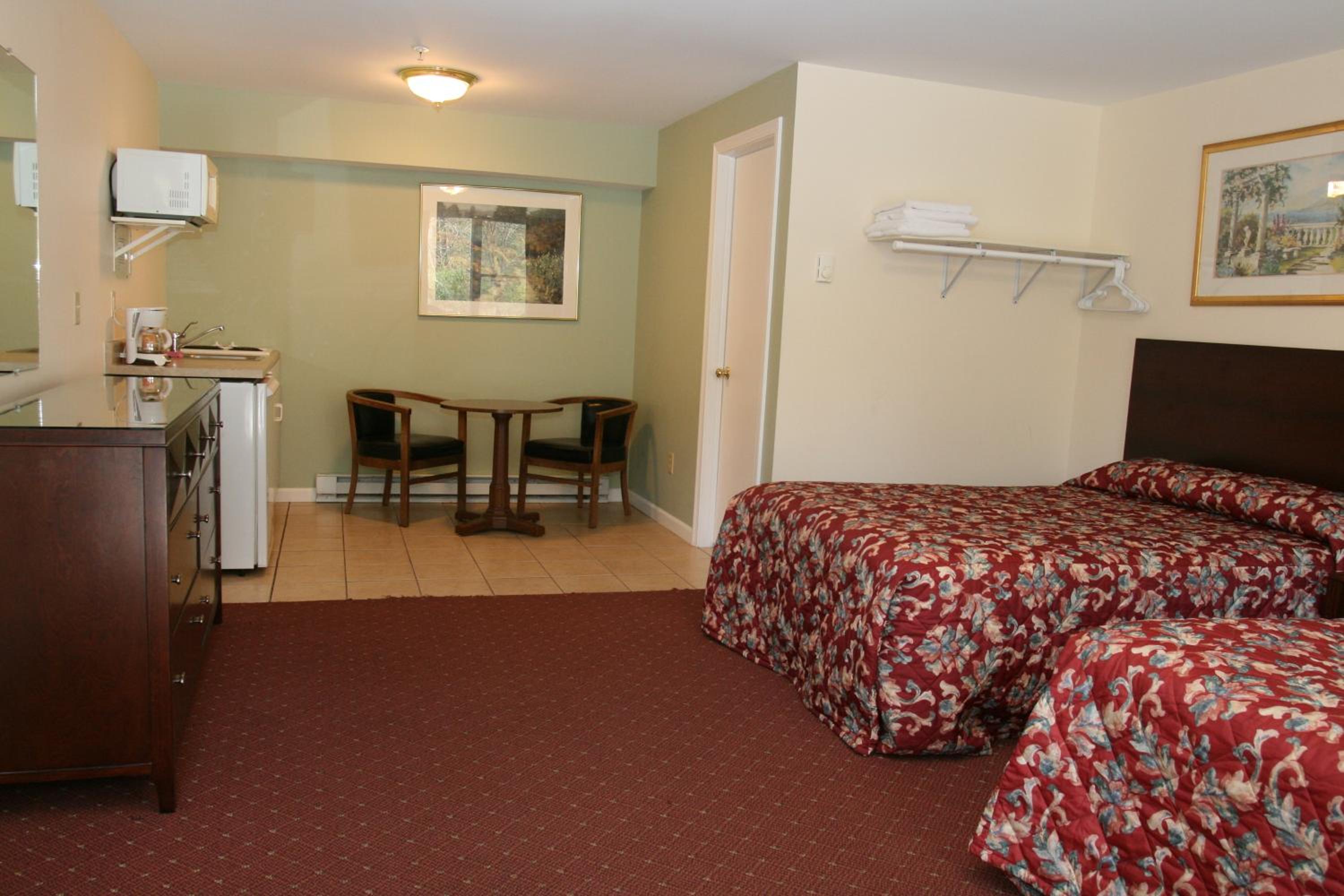 Suite with Kitchen - Photo 4