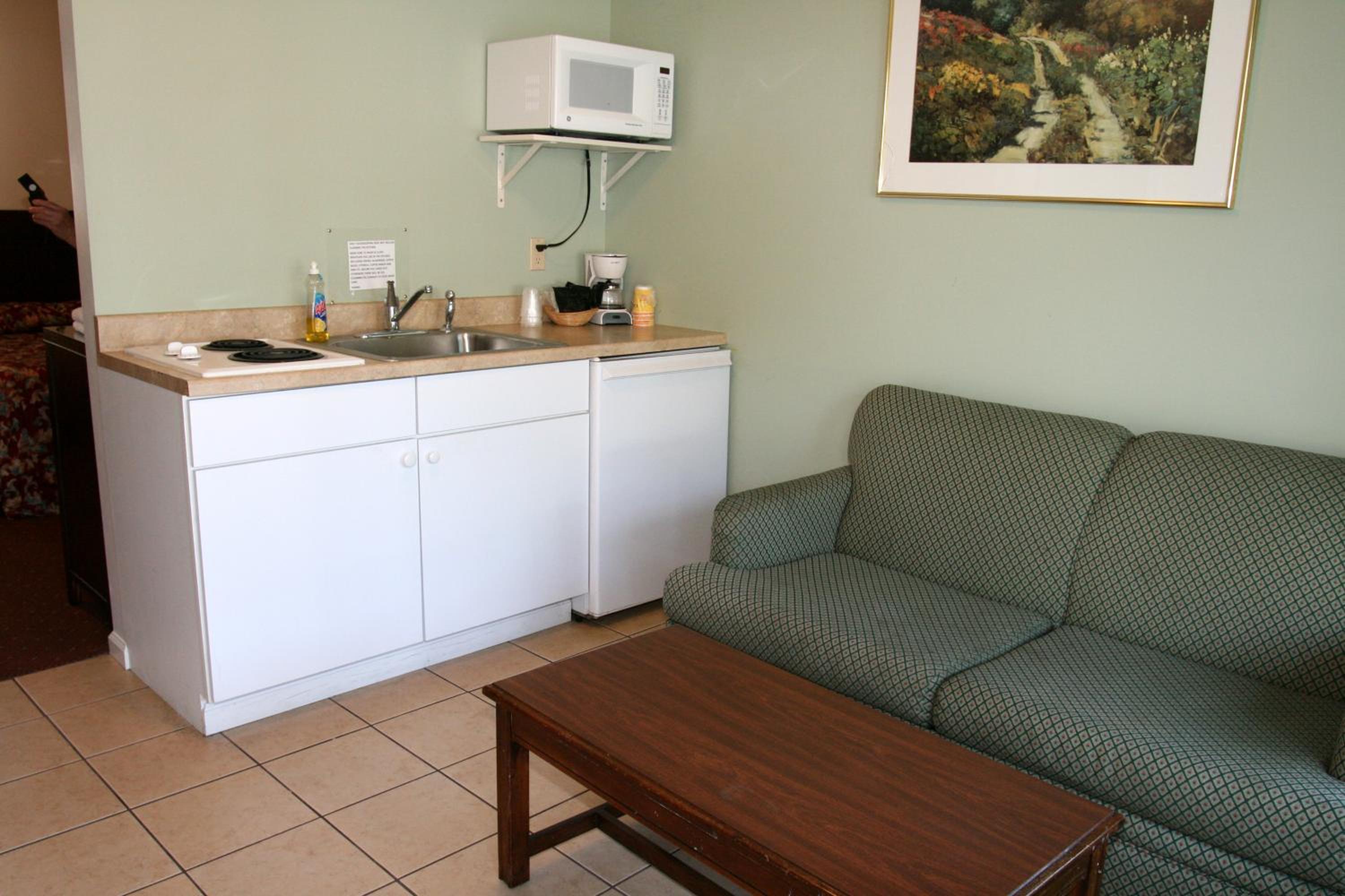 Suite with Kitchen - Photo 9