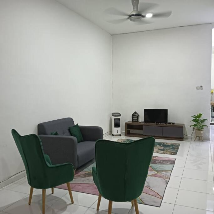 Three-Bedroom House photo 1
