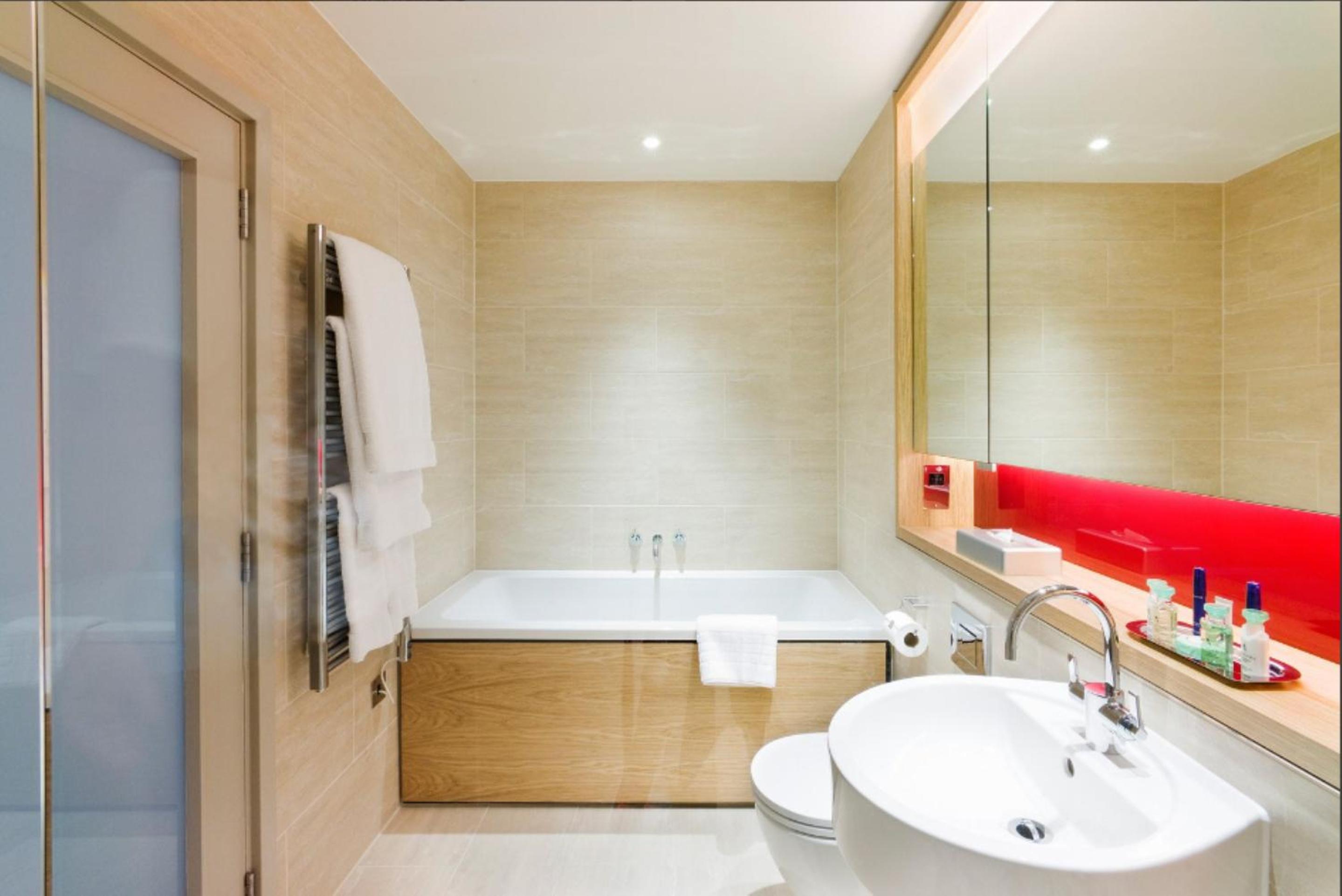 Master Suite with Club Lounge Access