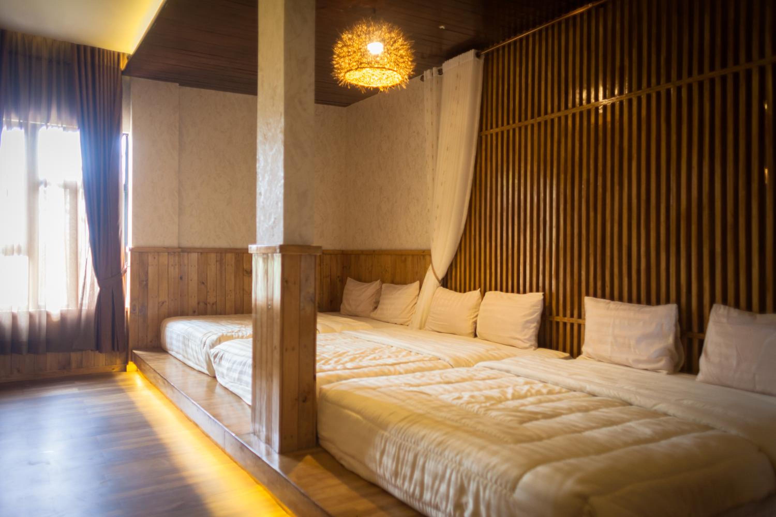 Superior King Suite