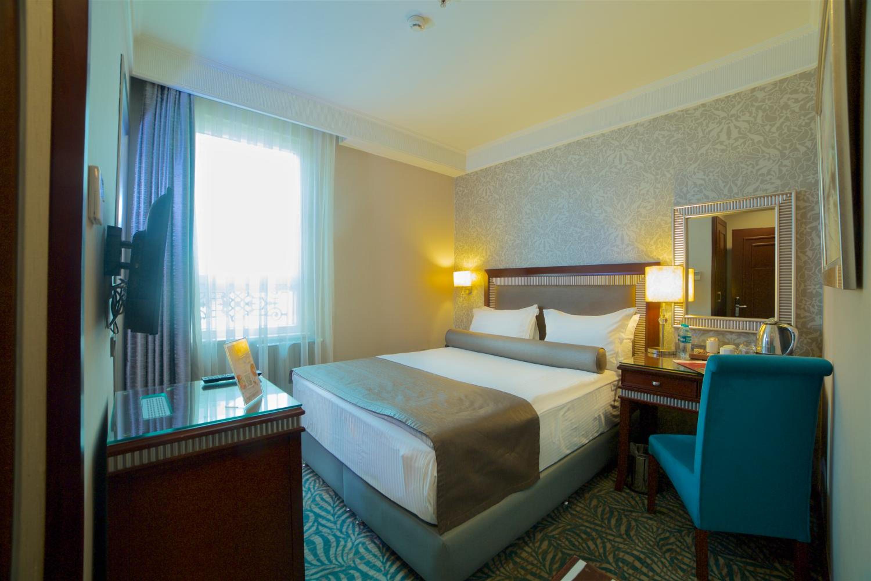 Standard Double or Twin Room photo 1