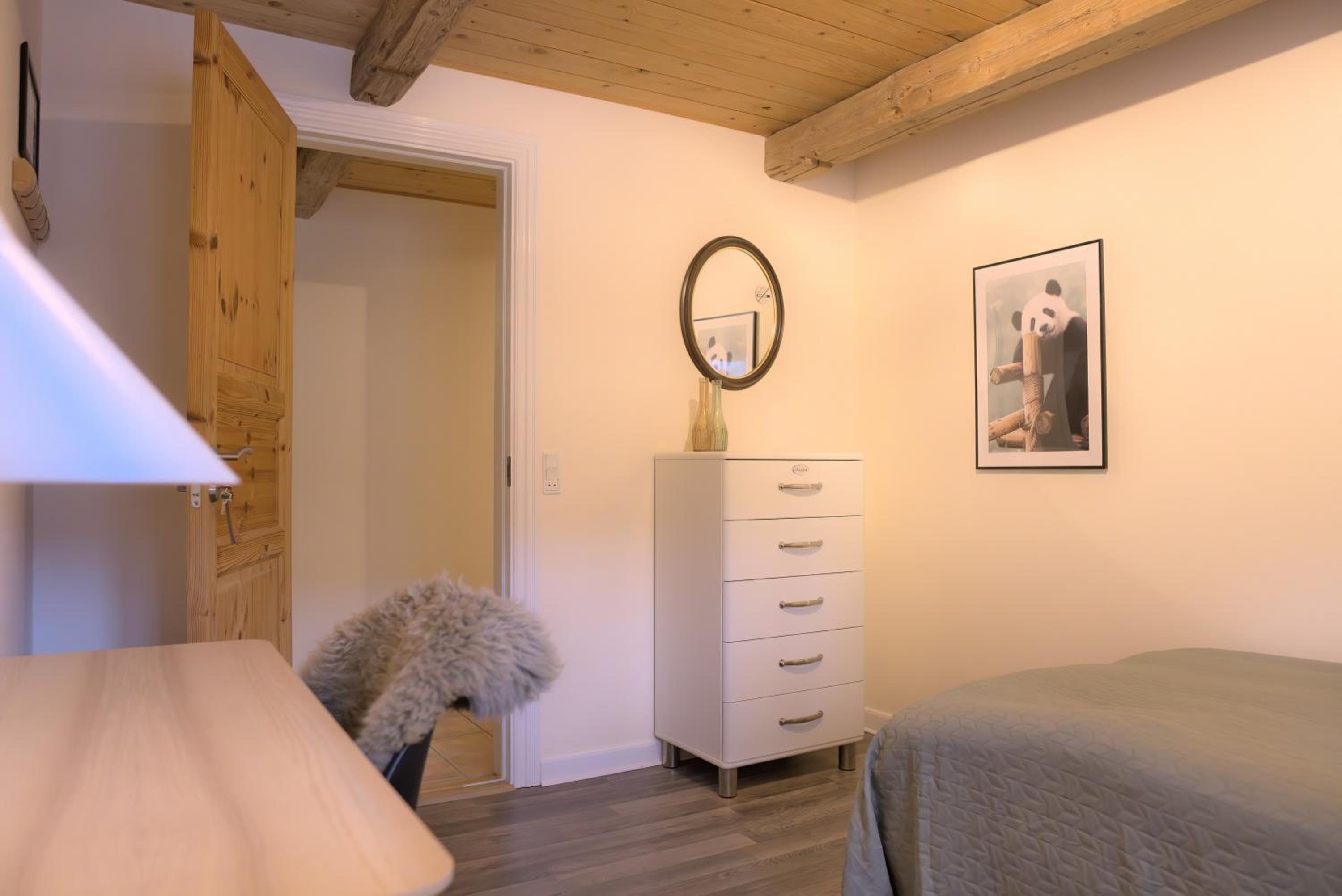 Single Room with Shared Bathroom photo 2