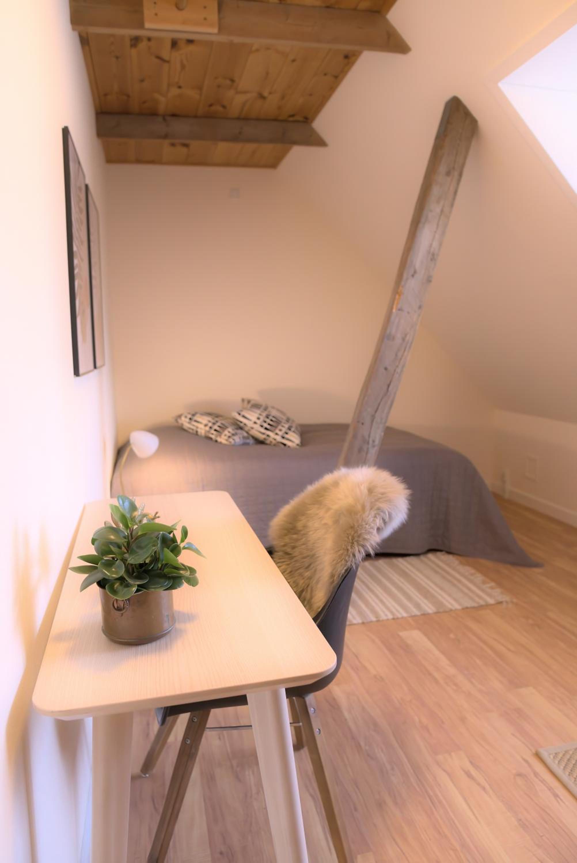 Single Room with Shared Bathroom photo 1