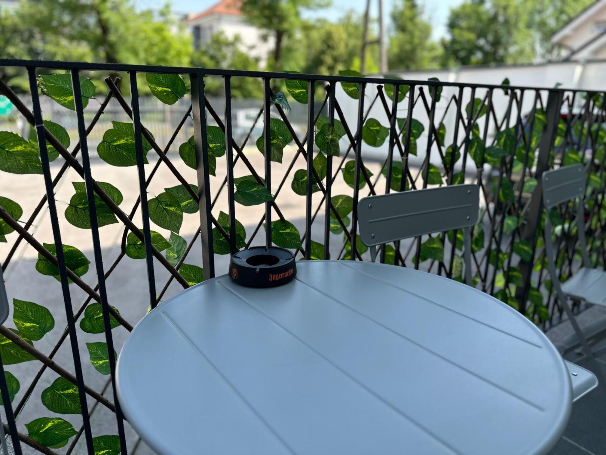 Studio Apartment with Kitchenette and Terrace