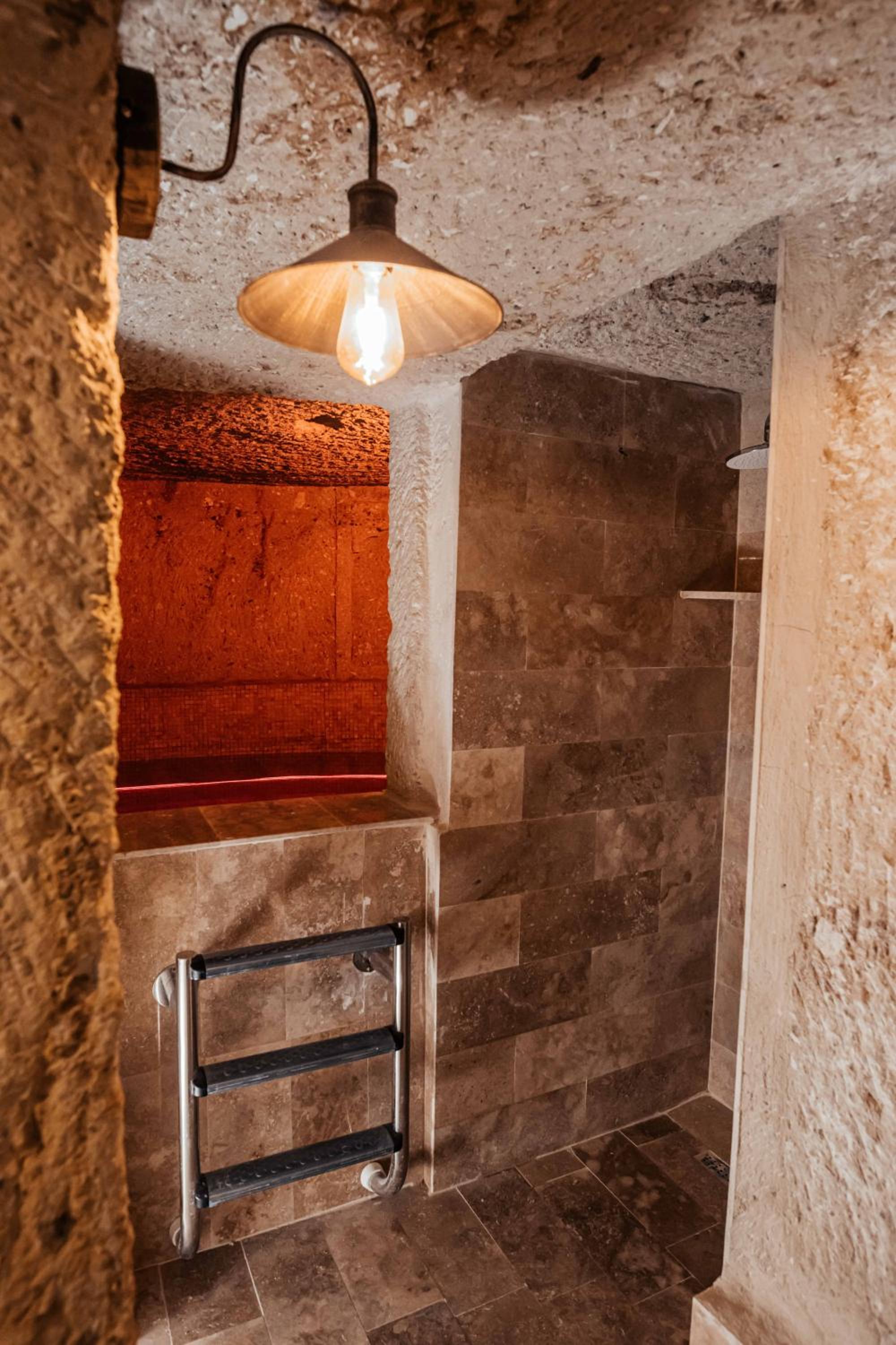 Suite with Private Pool - Photo 2