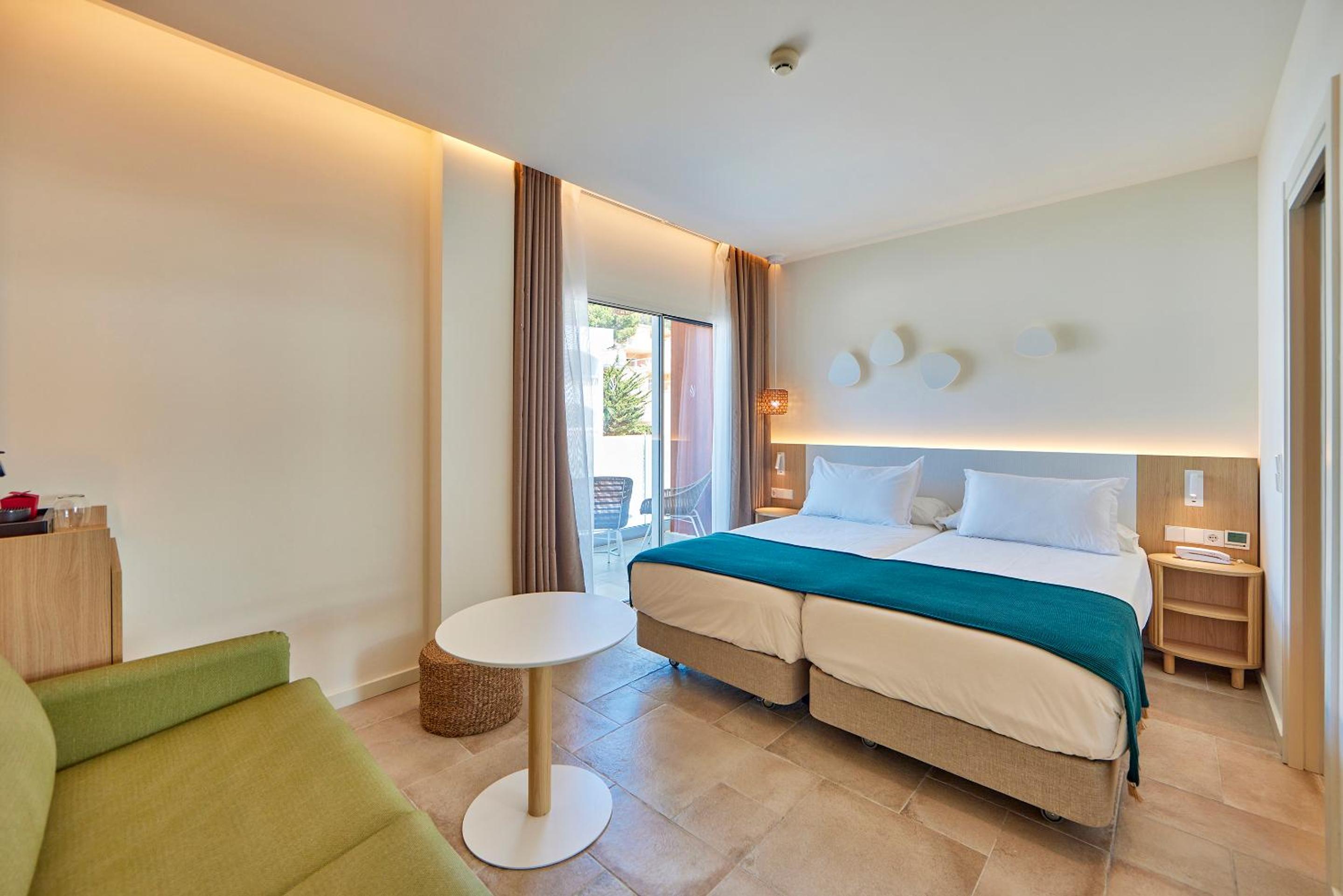 Habitación Doble (2 adultos + 1 niño)