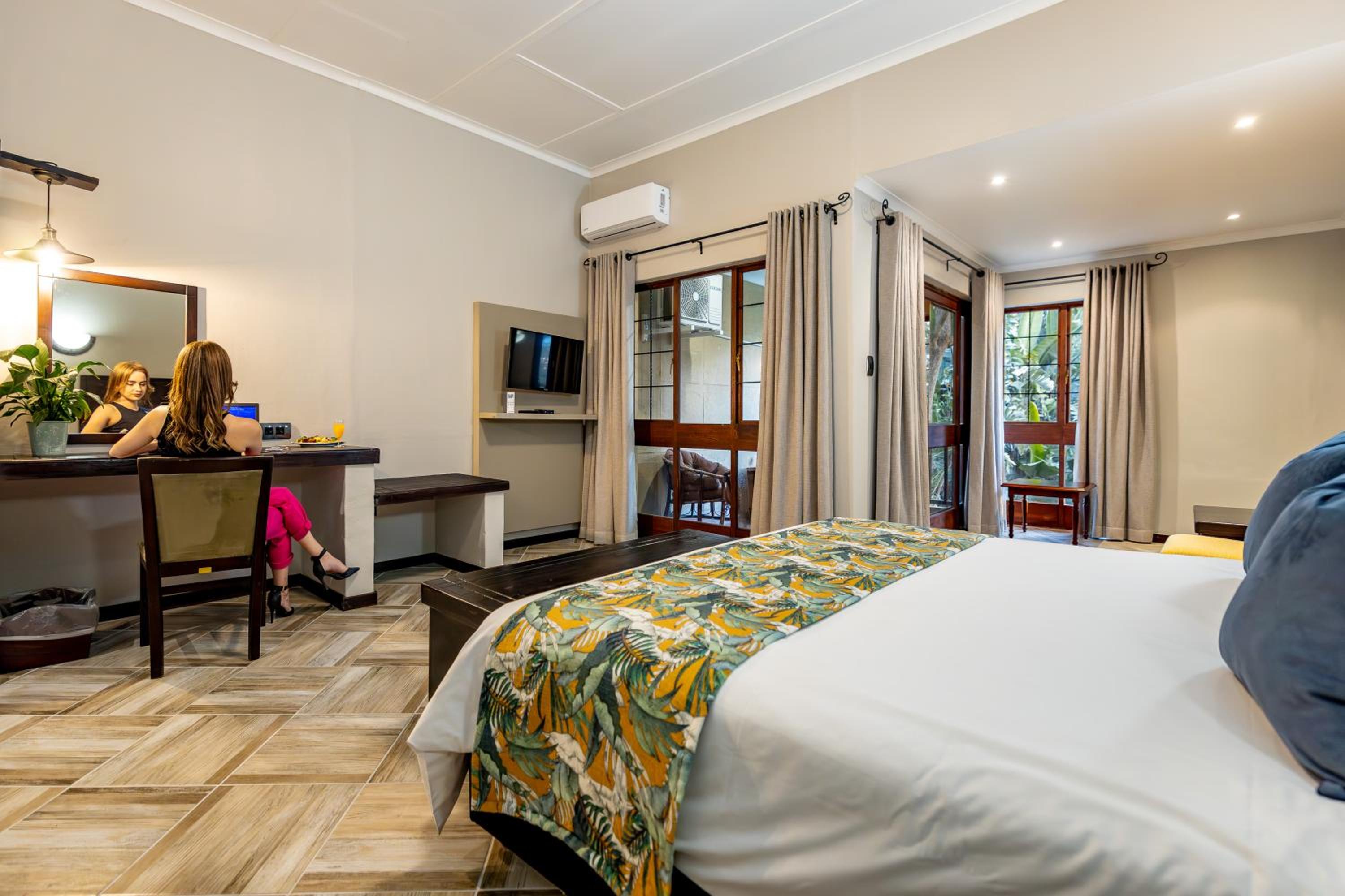 Deluxe Double Room - Photo 4