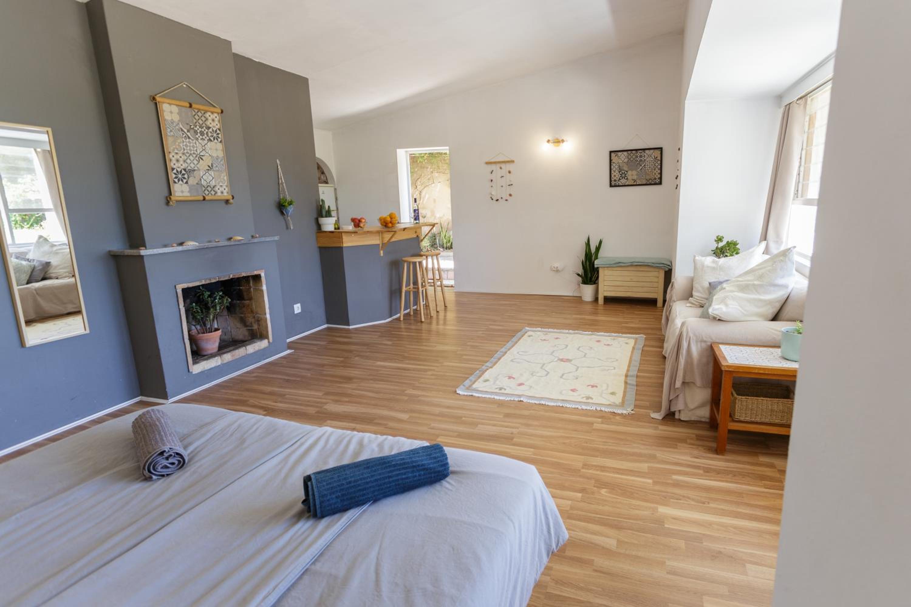 Three-Bedroom Apartment photo 2