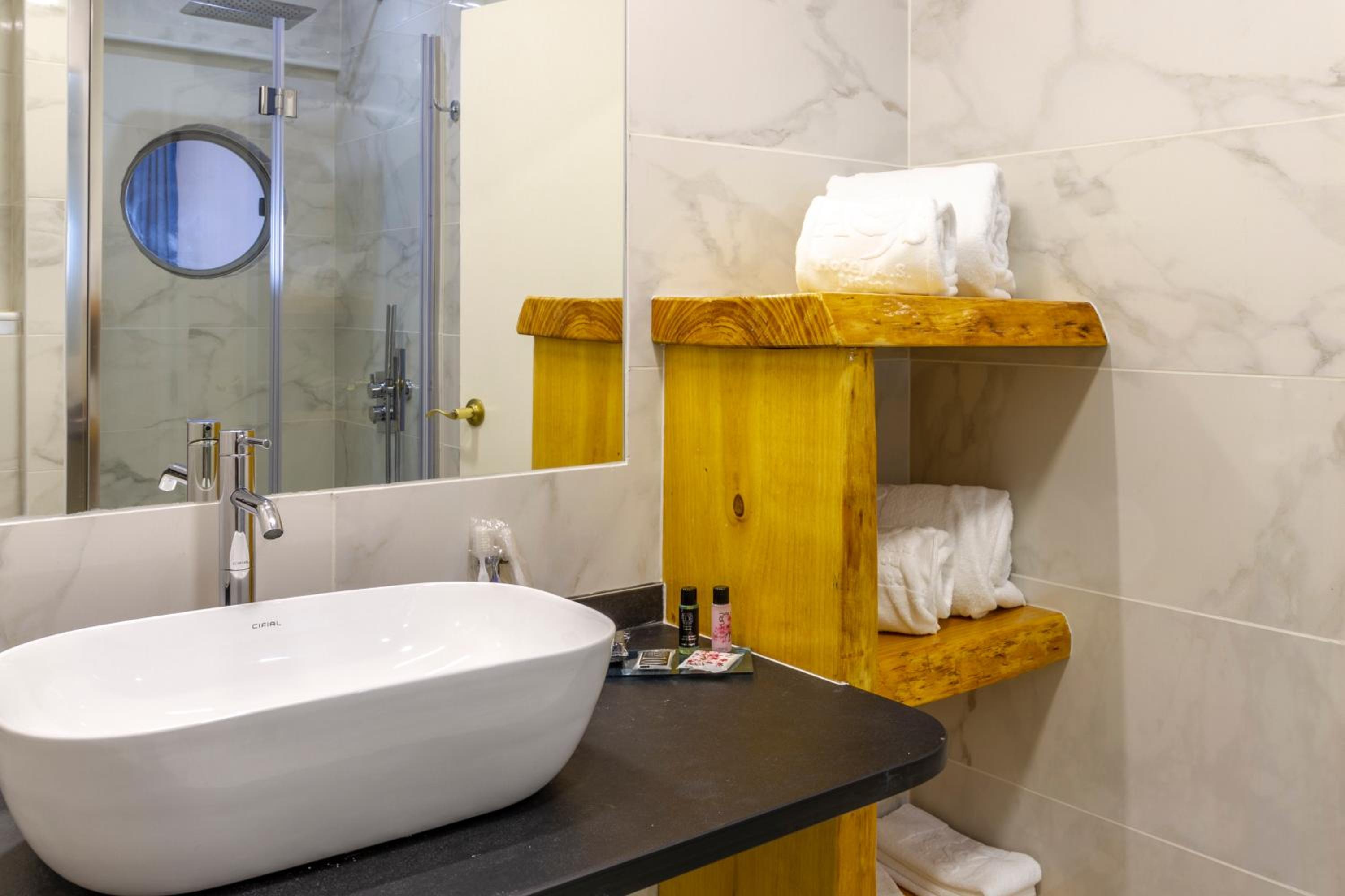 Superior Double Room - Photo 2