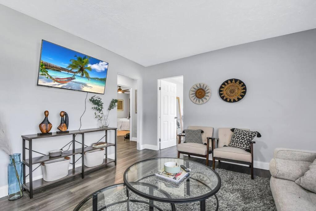 Three-Bedroom House photo 1
