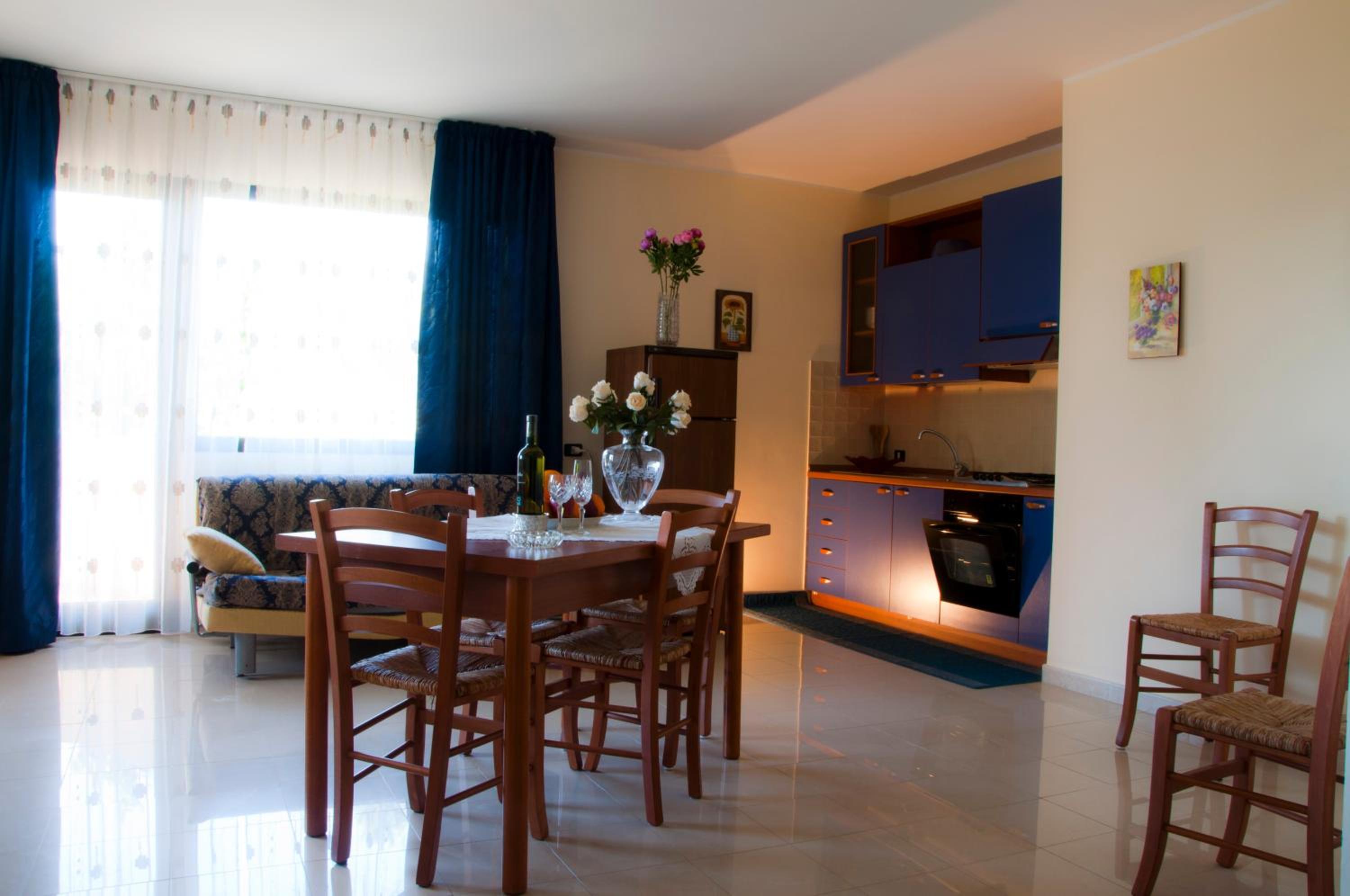 Three-Bedroom Apartment - Photo 9