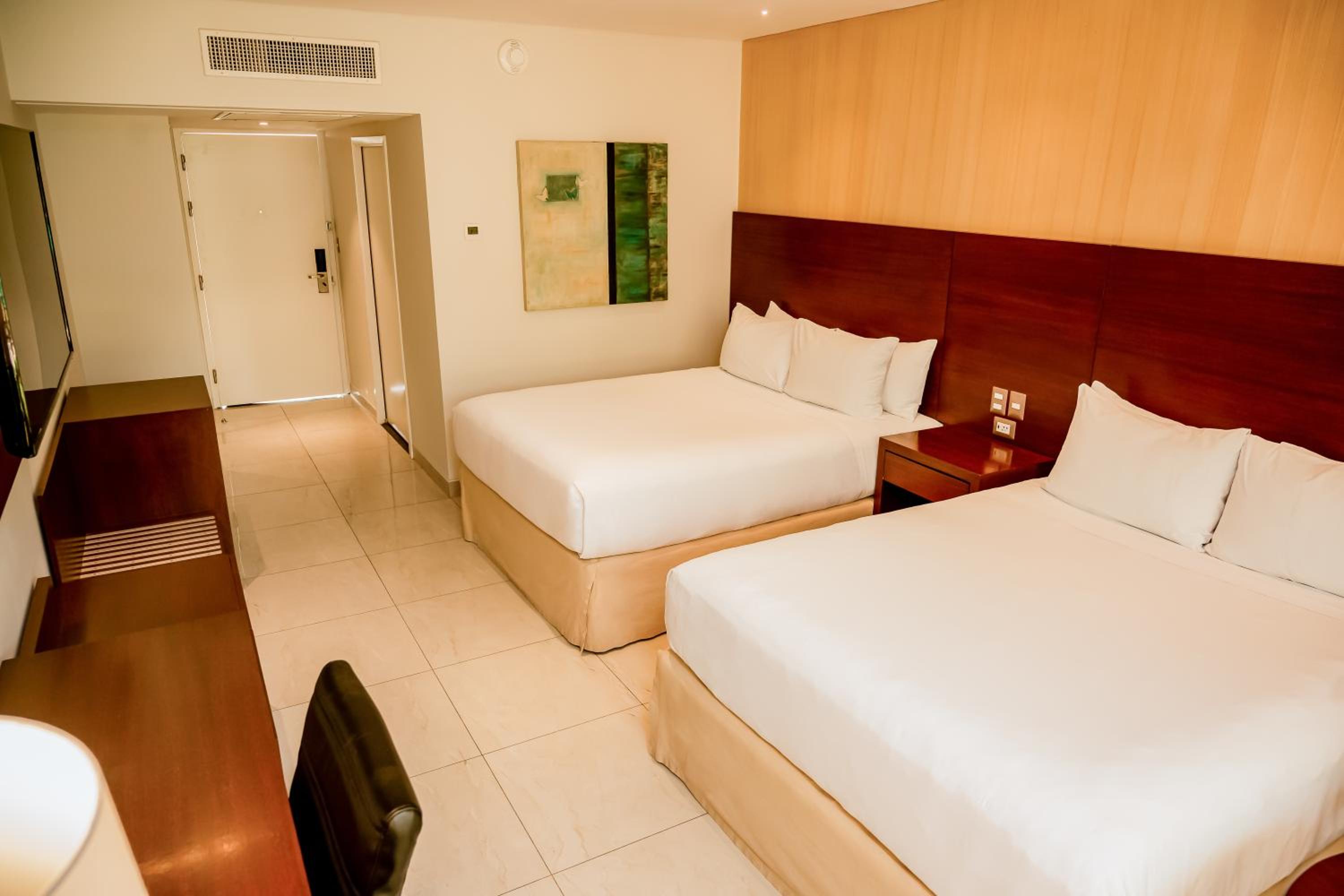 Poolside Queen Room with Two Queen Beds