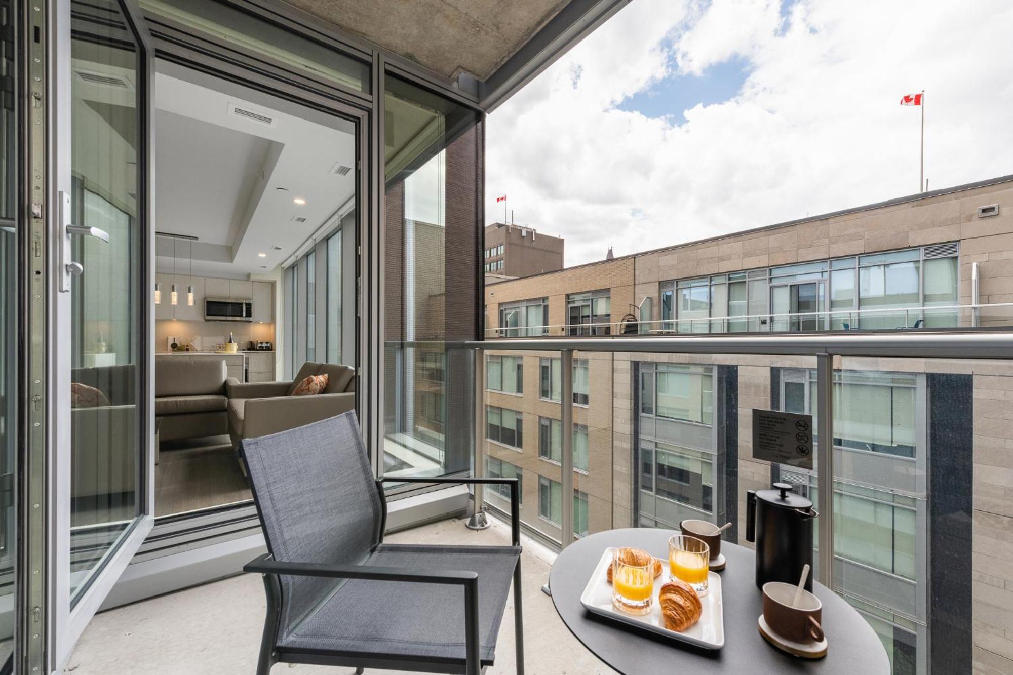 Suite with Balcony - Photo 5