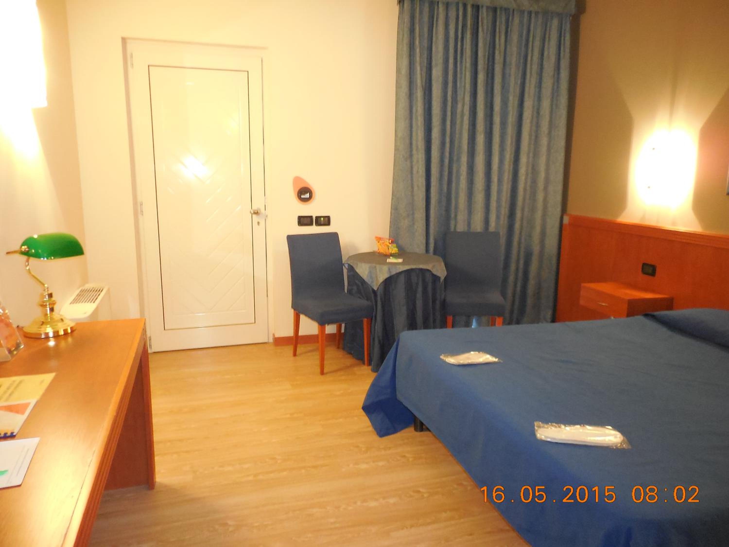 Standard Double Room photo 2