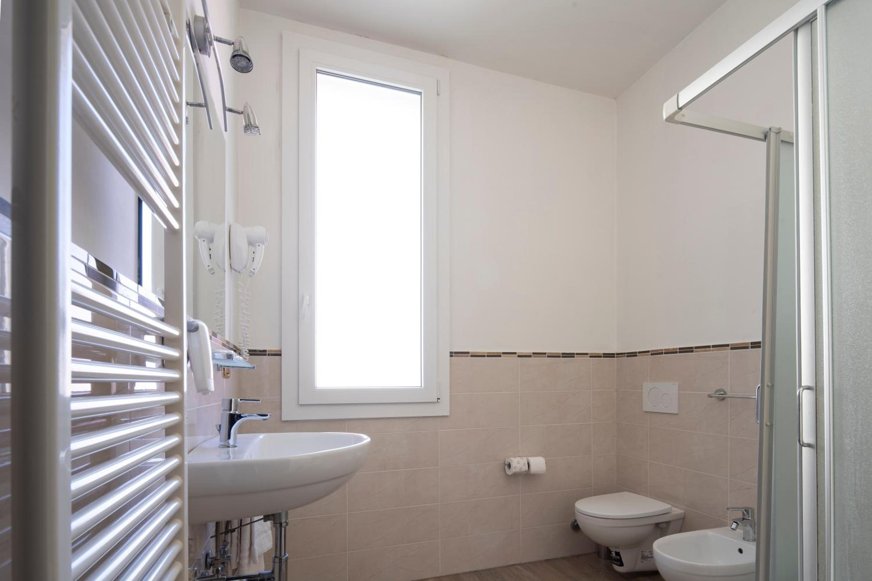 Classic Triple Room - Photo 2