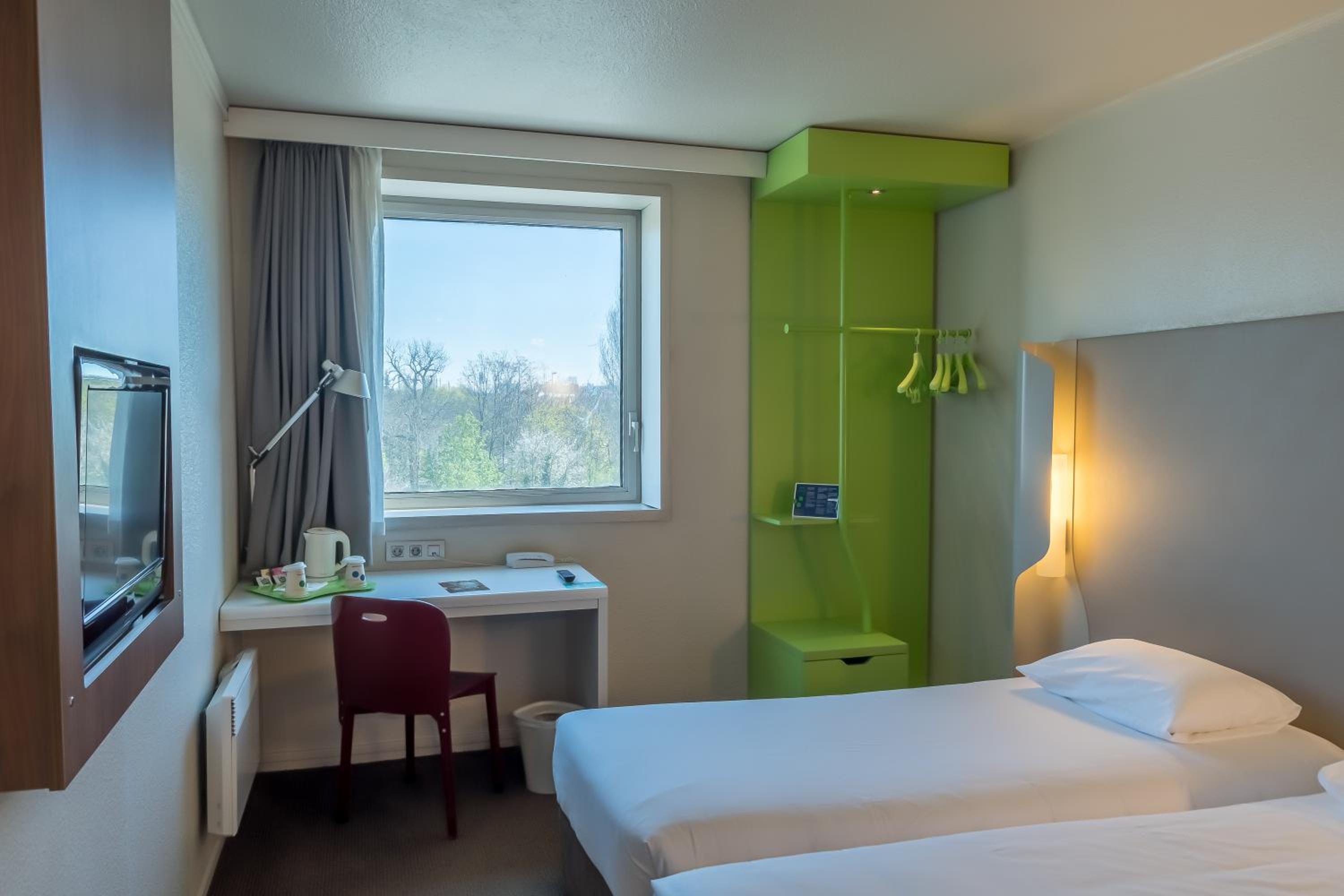Superior Room With View - 2 Single Beds