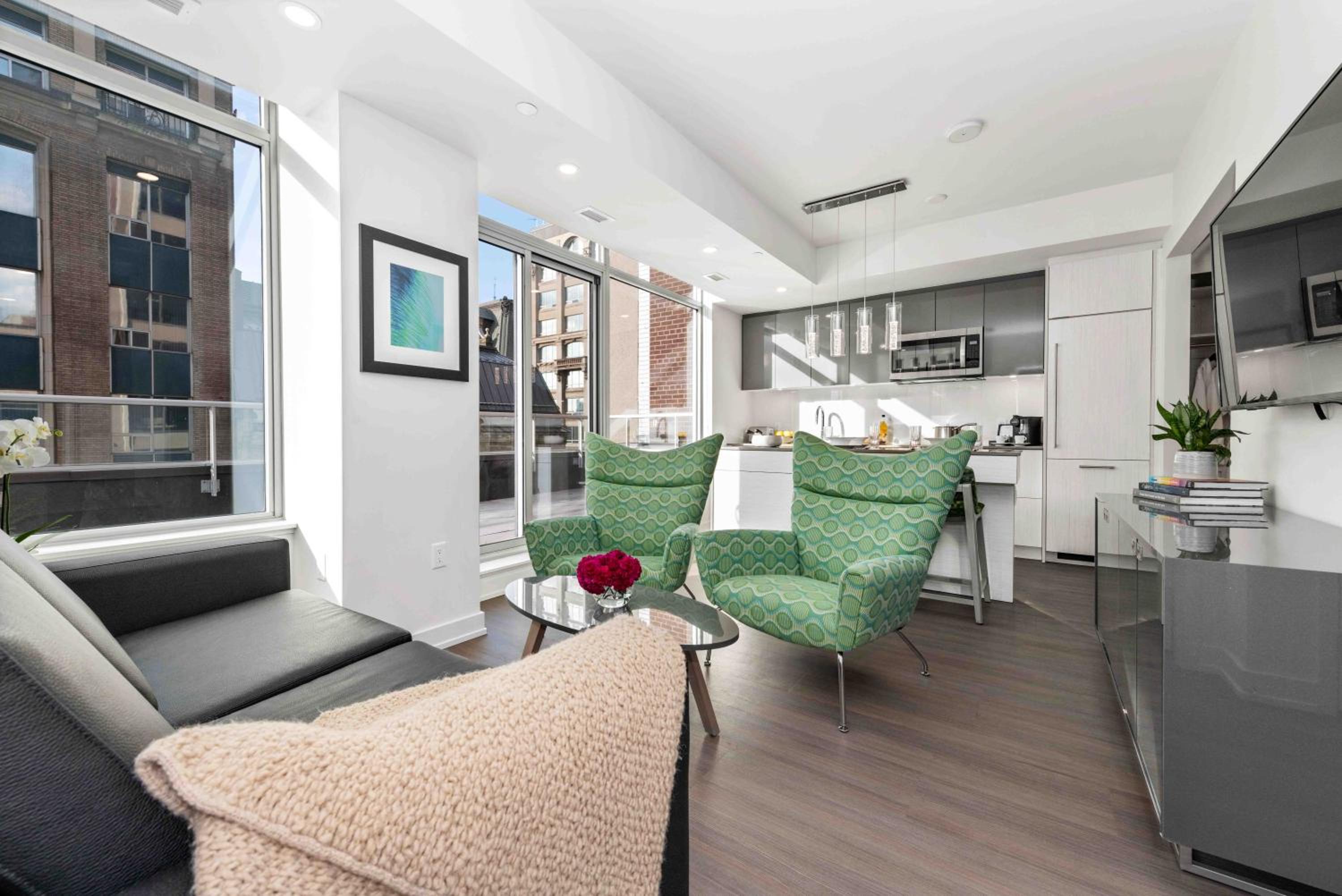 Two-Bedroom Suite - Photo 4