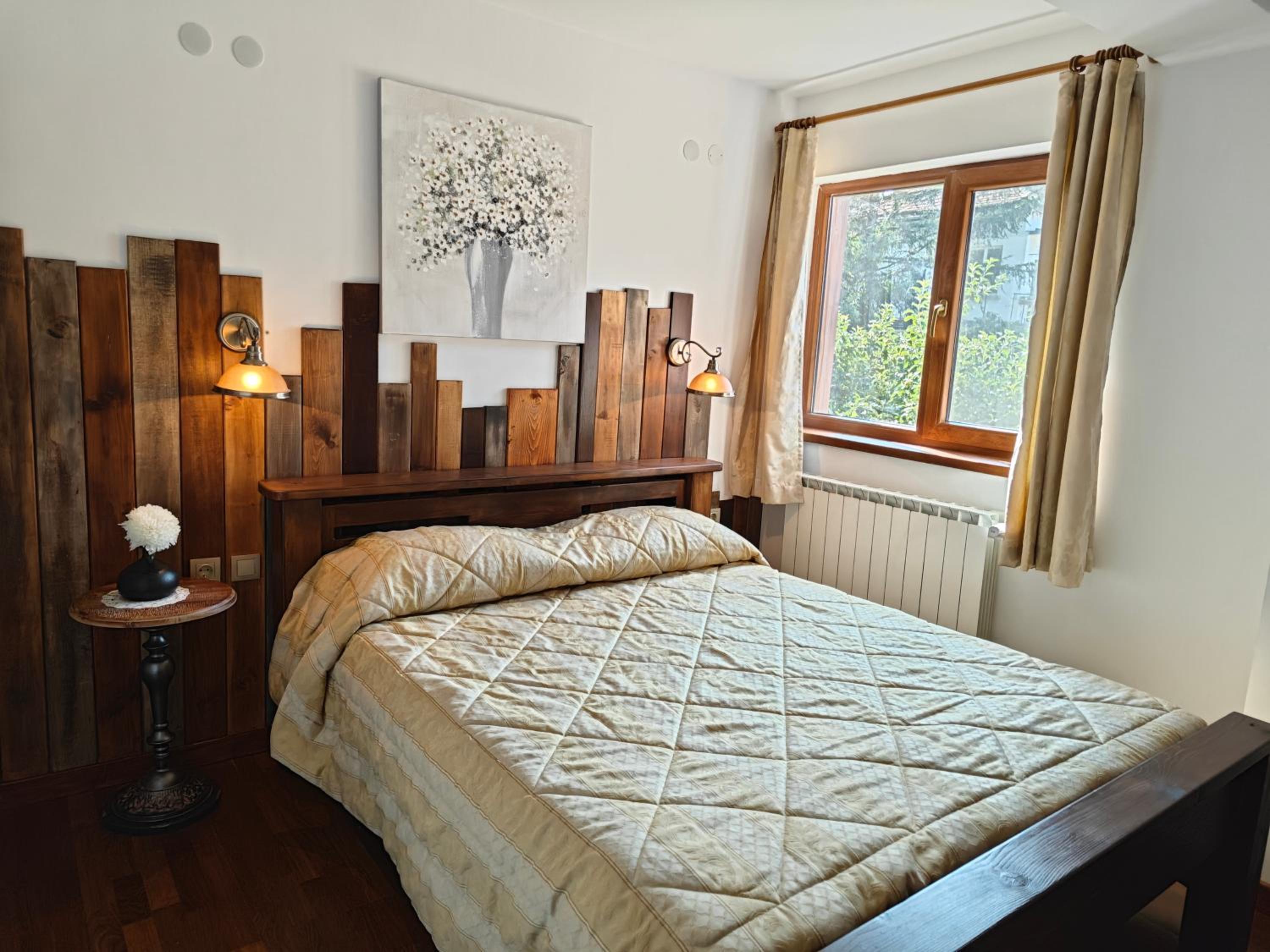 Large Double Room photo 1