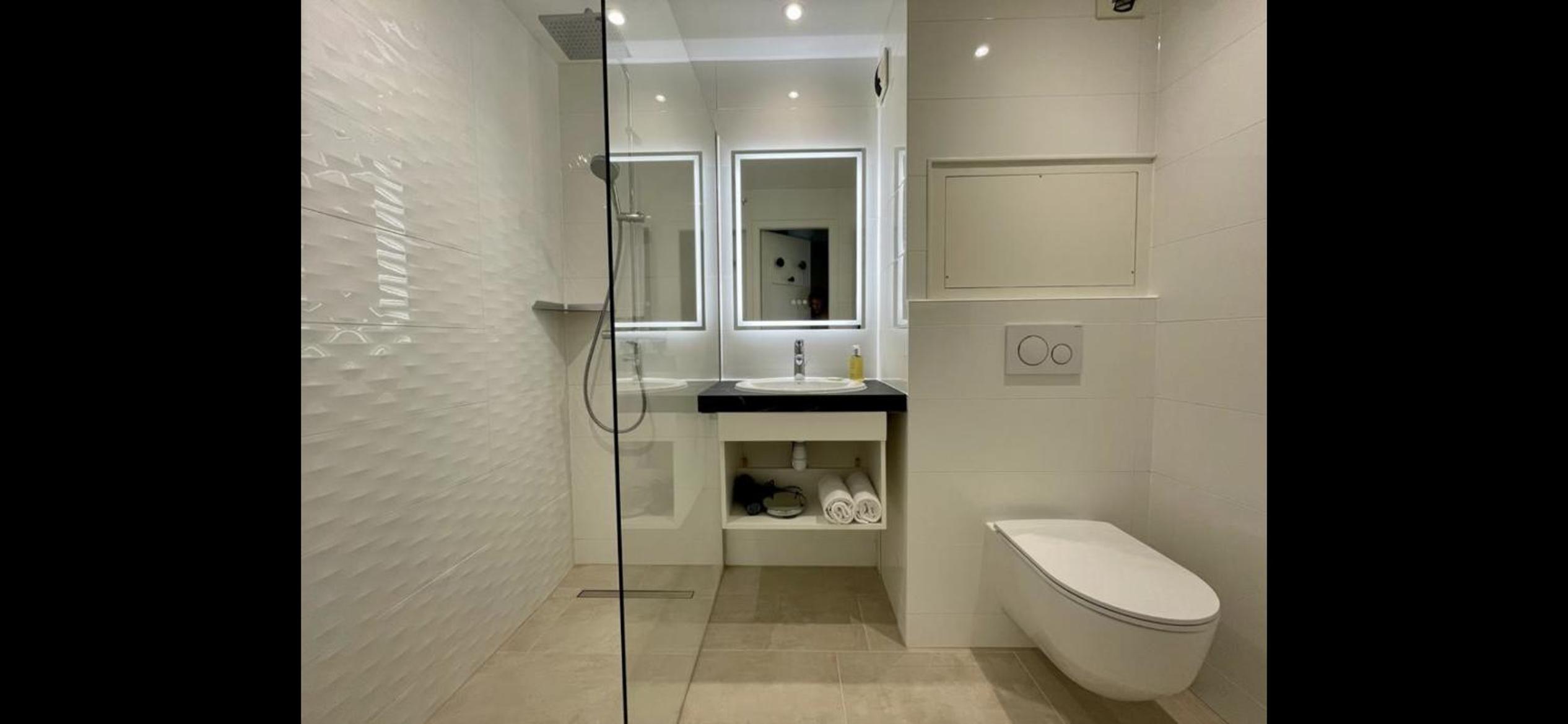 Double or Twin Room with Balcony - Photo 6