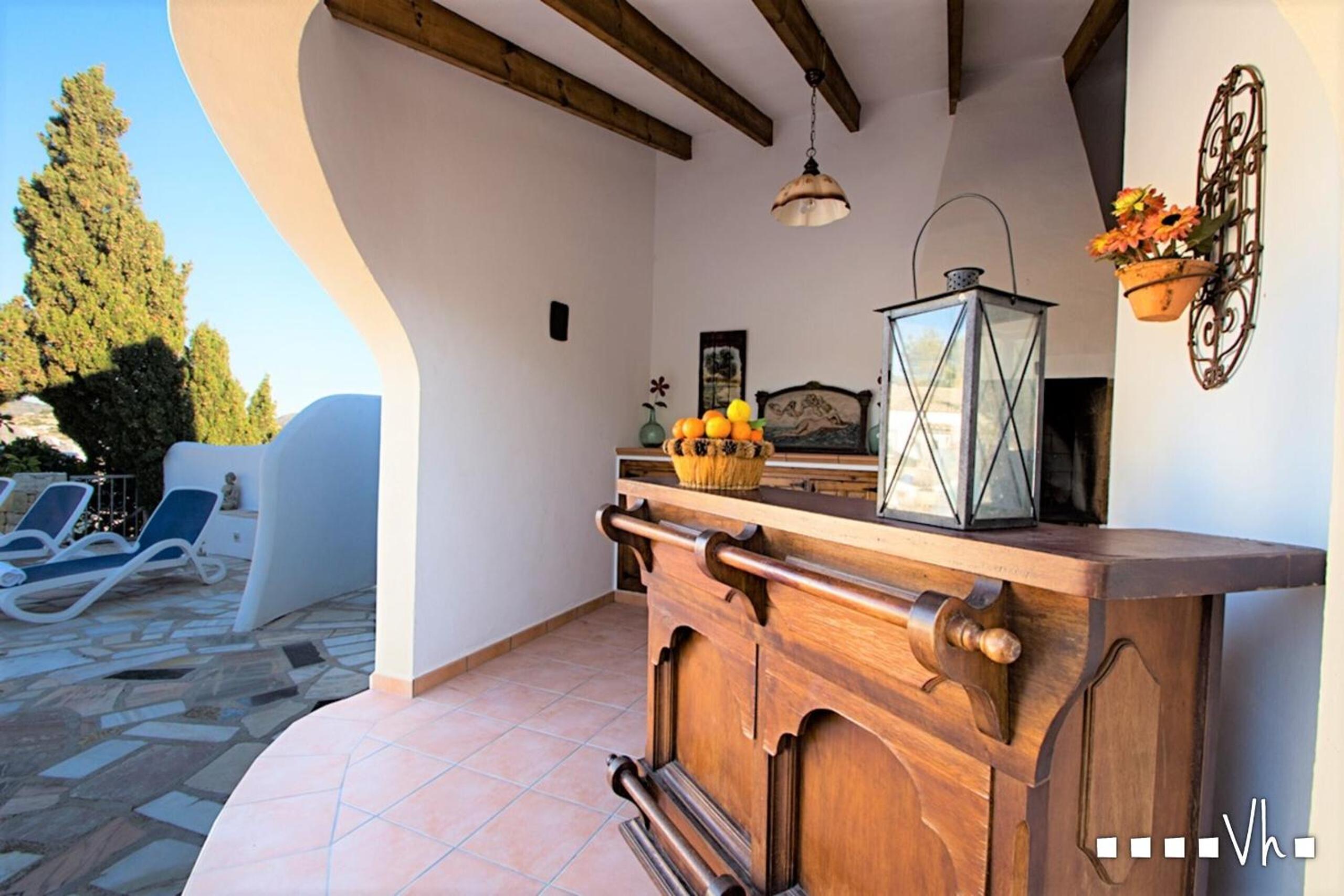 Villa photo 2