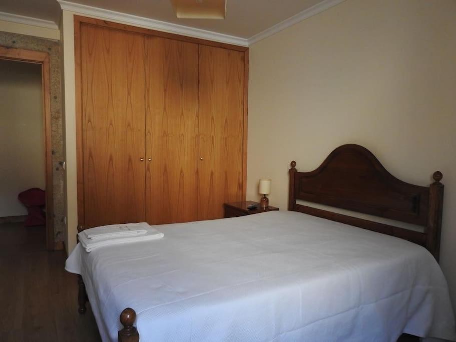 Five-Bedroom House - Photo 1