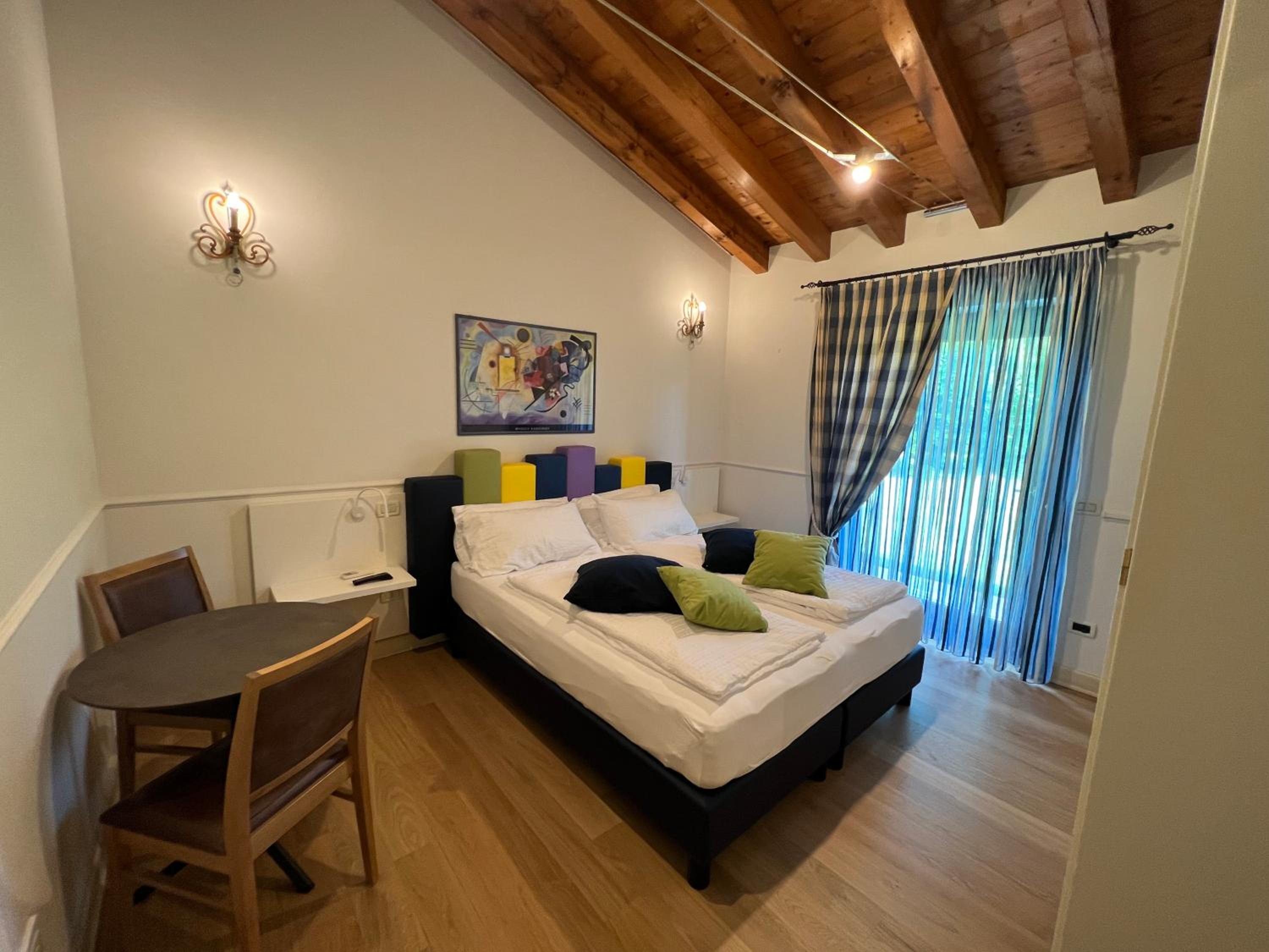 Double or Twin Room with Garden View photo 1