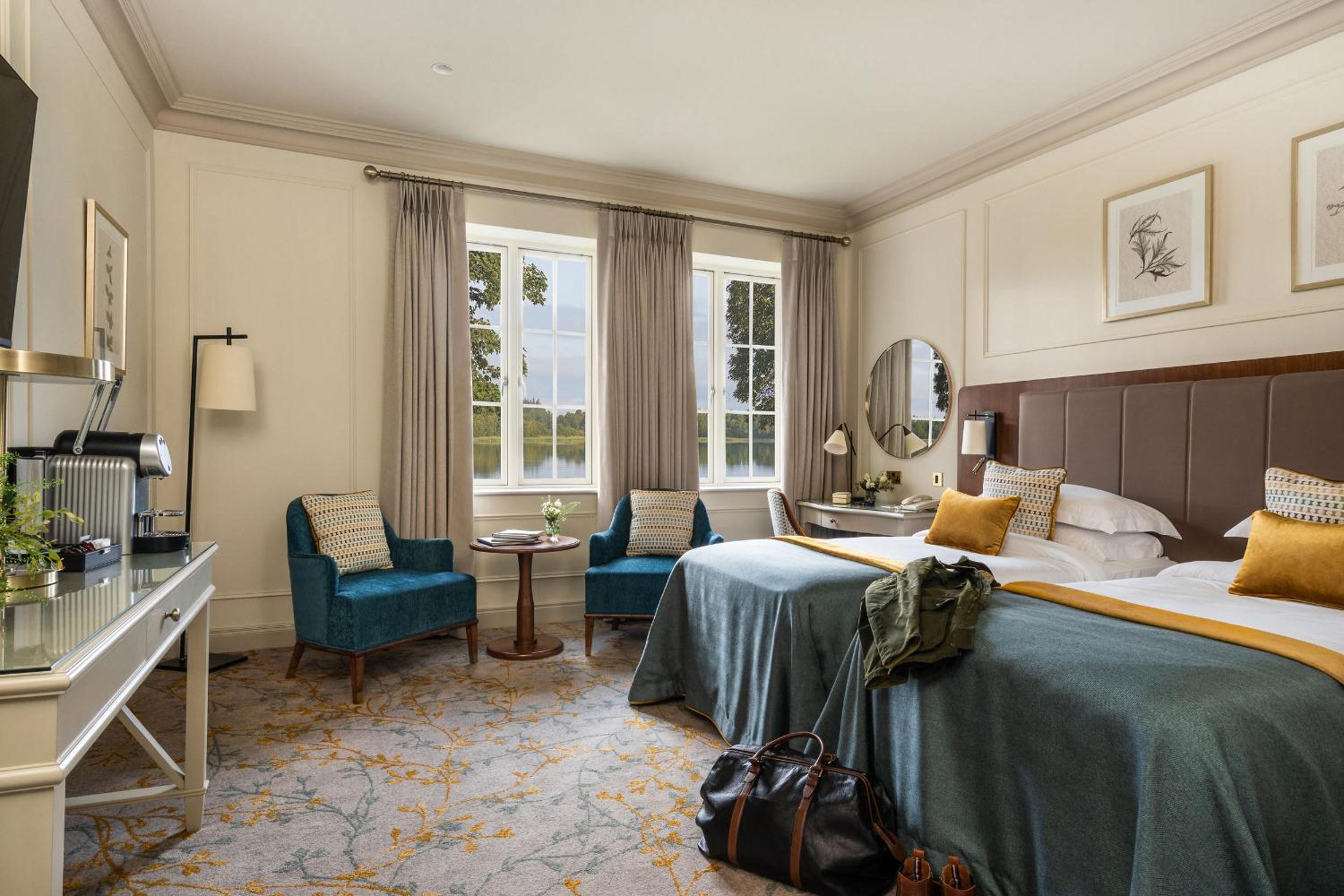 Double Room with Lake View - Photo 11