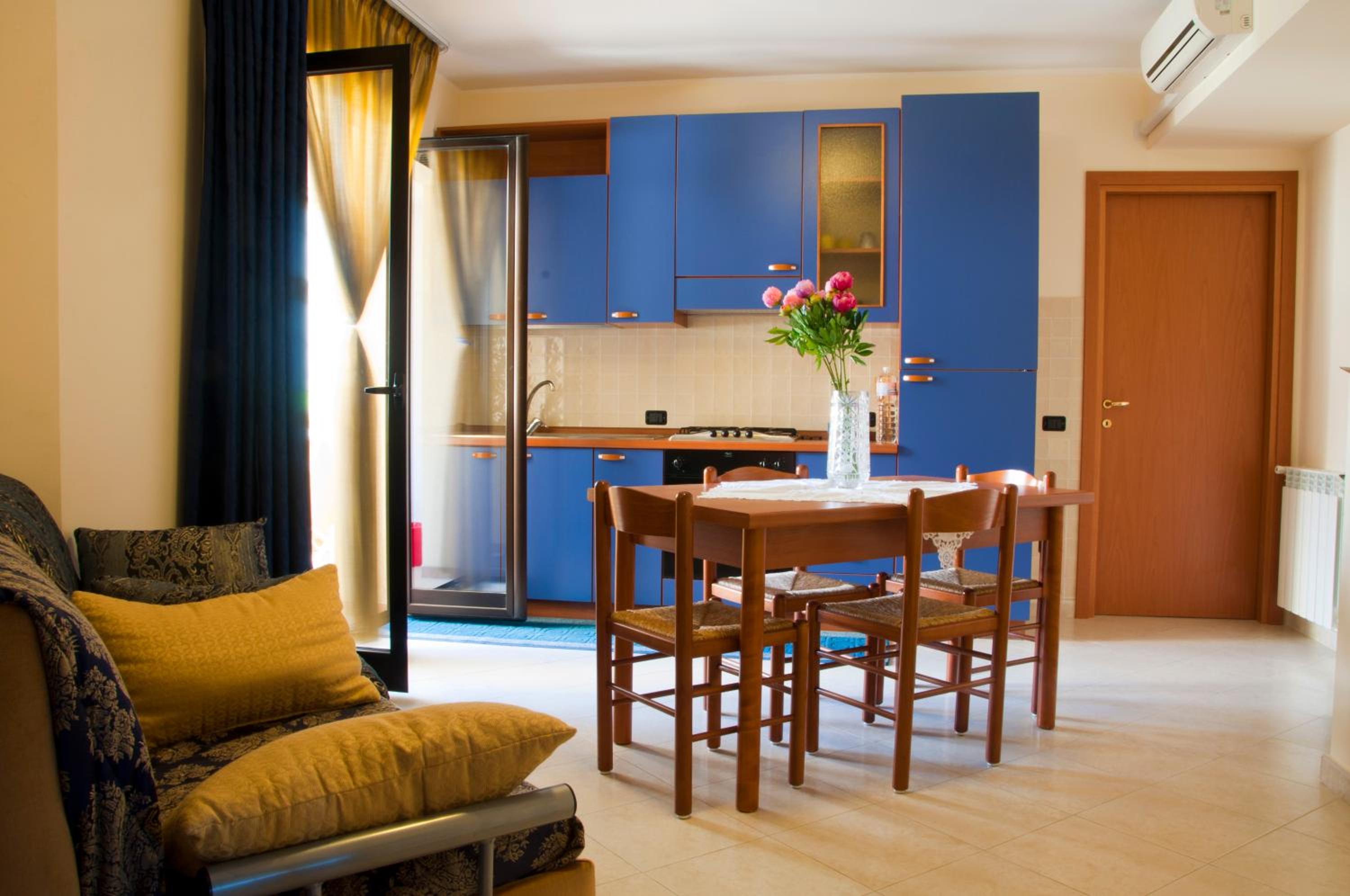 One-Bedroom Apartment - Photo 9