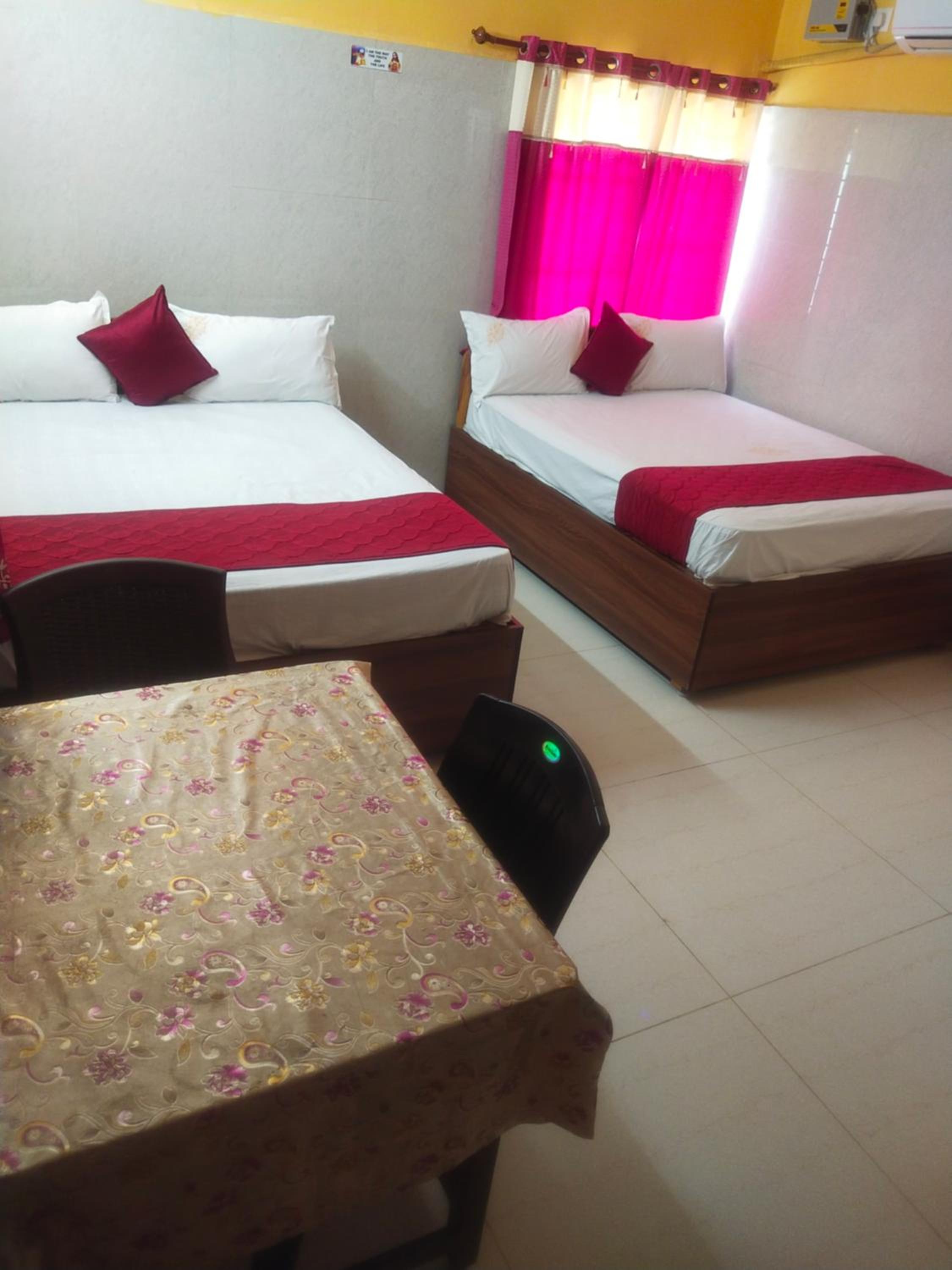 Deluxe Family Room - Photo 1